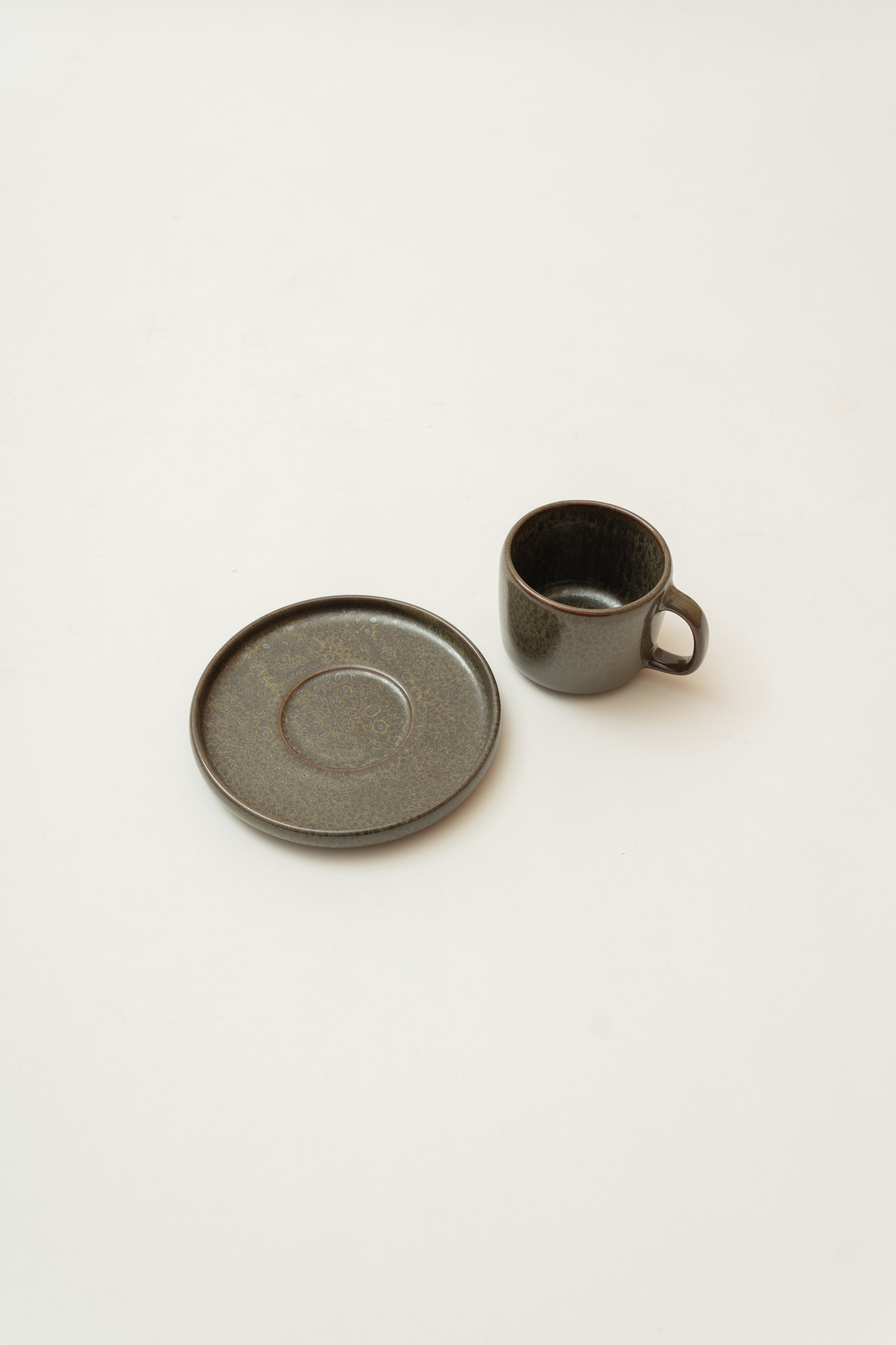 Glazed Stoneware Mug Set in Thatch Green