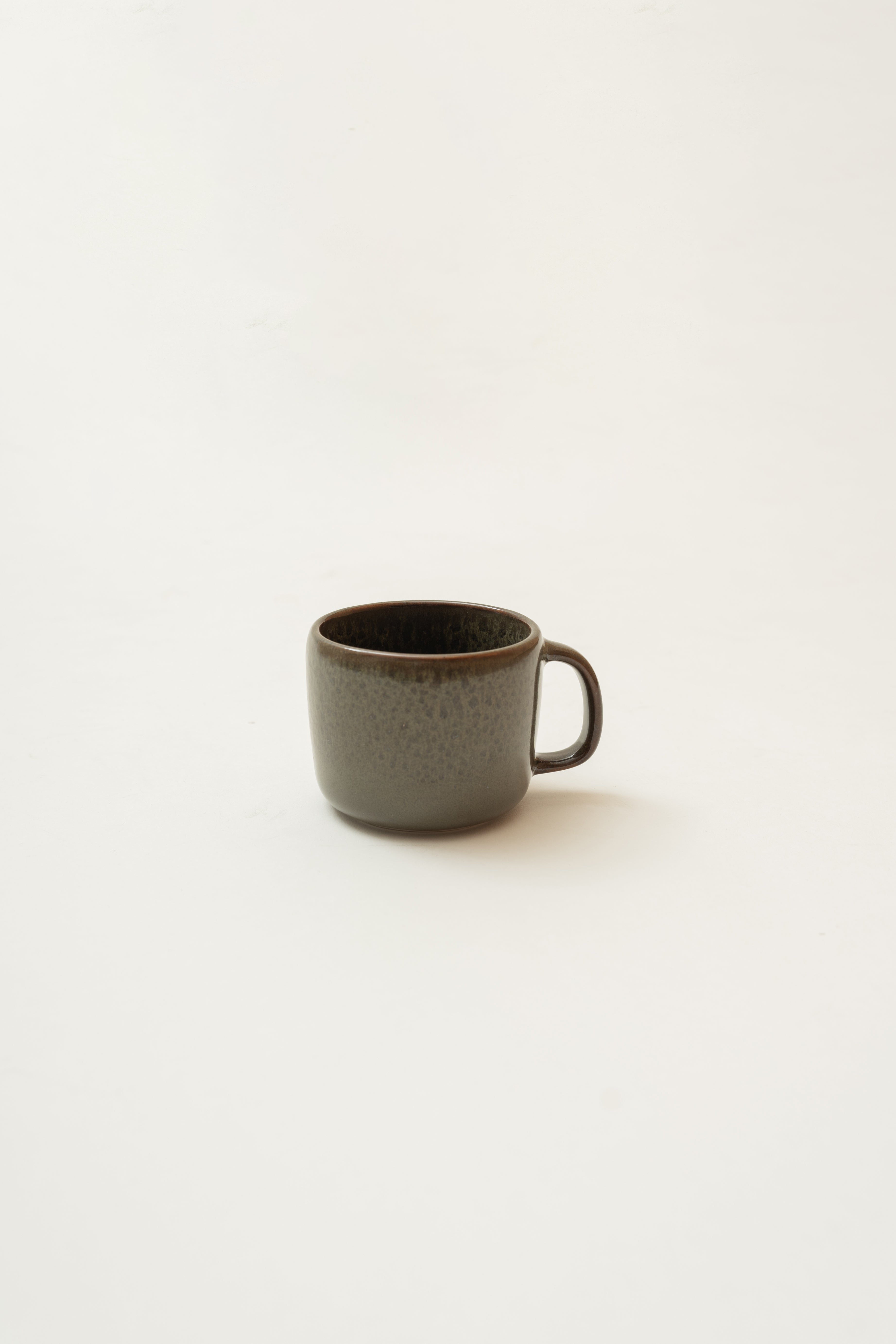 Glazed Stoneware Mug Set in Thatch Green