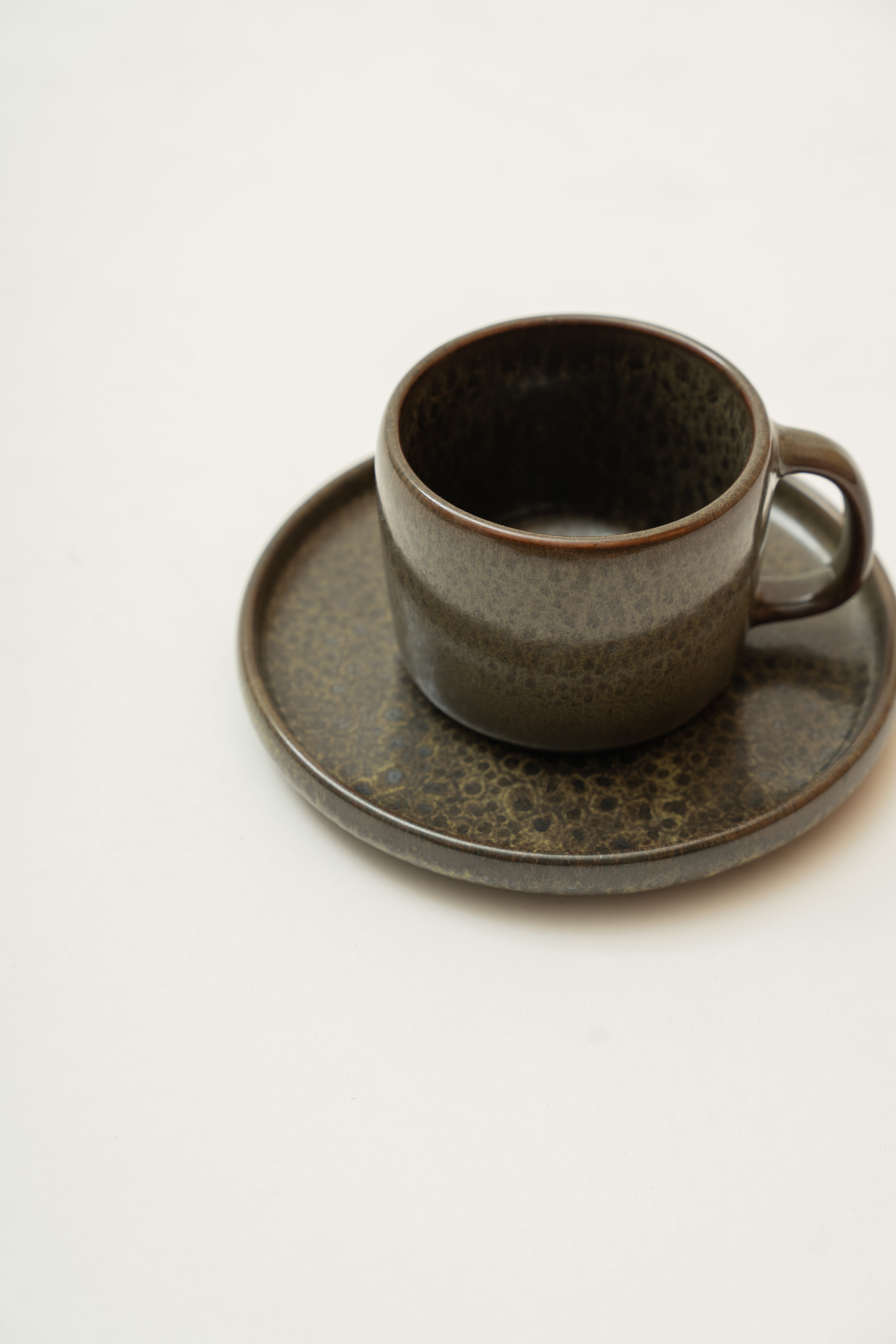 Glazed Stoneware Mug Set in Thatch Green