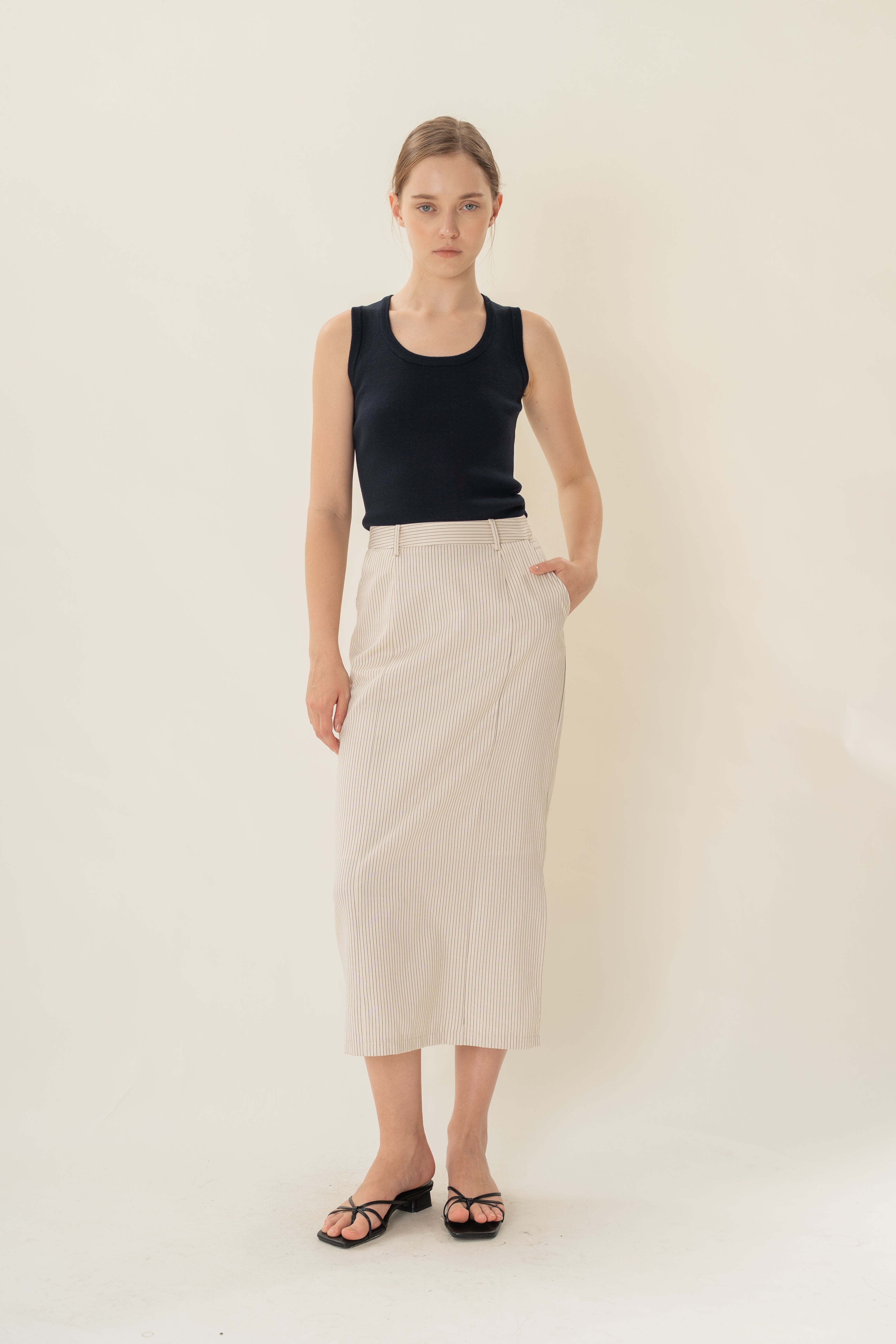 Round Neck Knitted Tank in Midnight