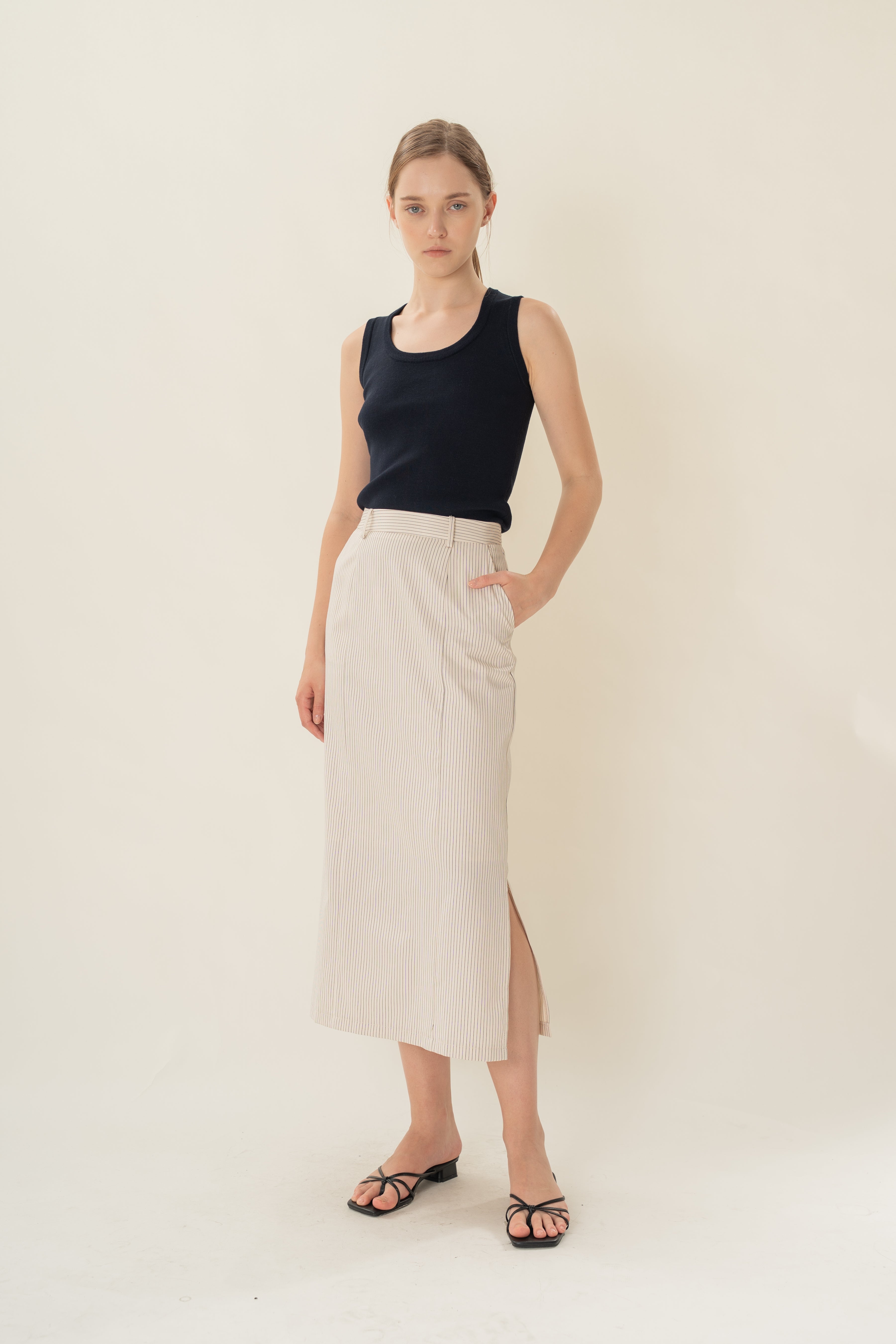 Round Neck Knitted Tank in Midnight