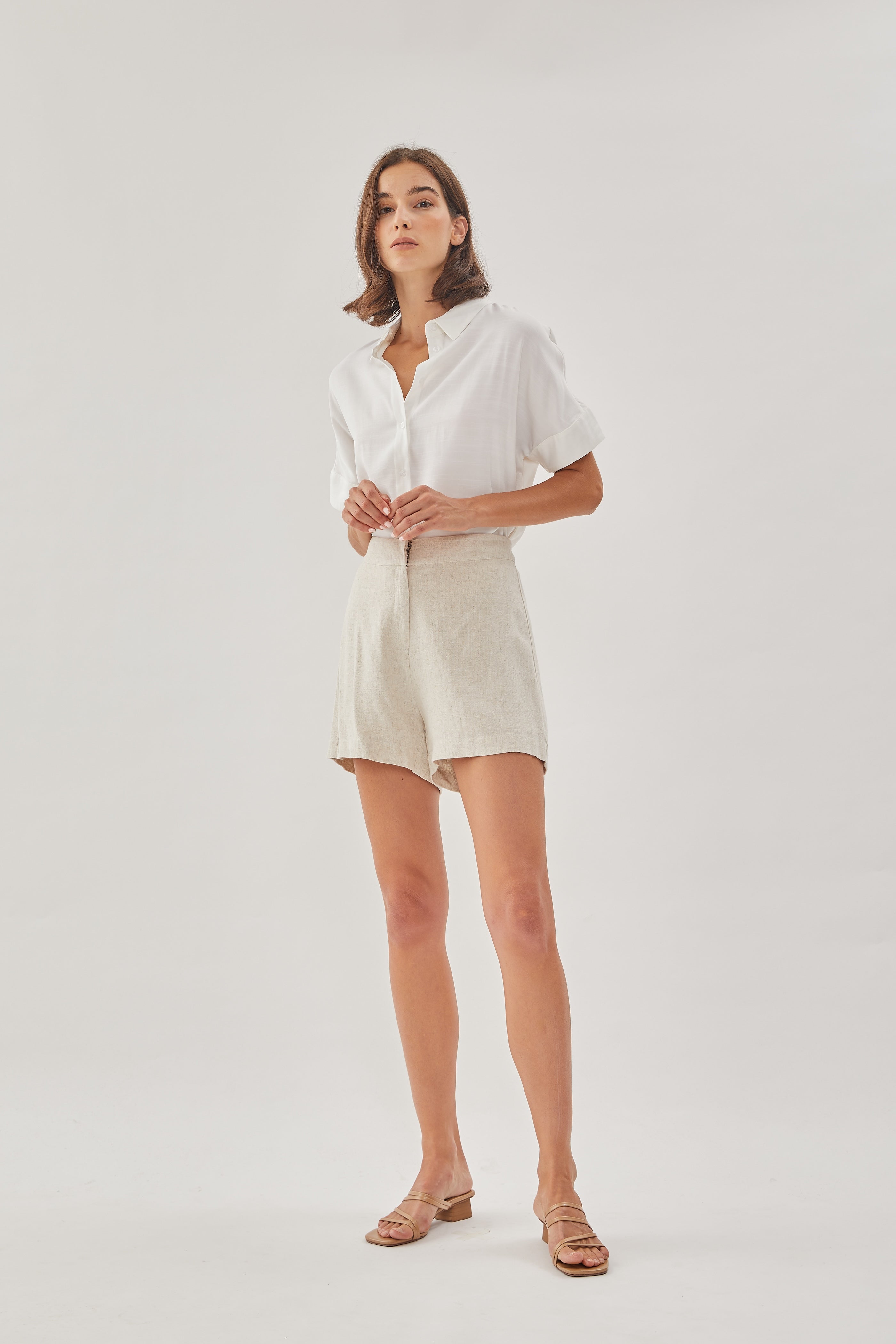 Linen Shorts in Oatmeal