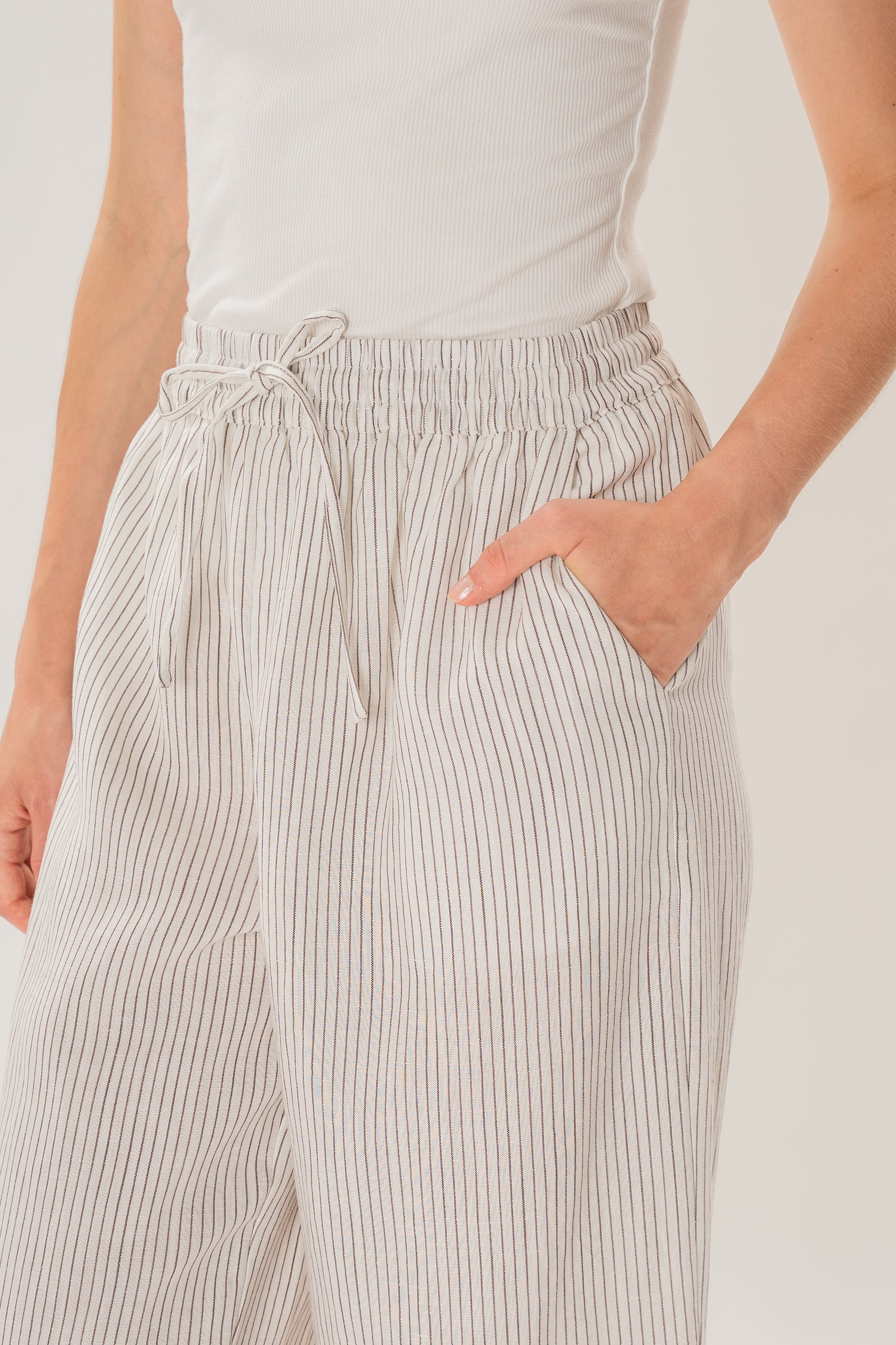Linen Relaxed Straight-Leg Pants in White Stripes
