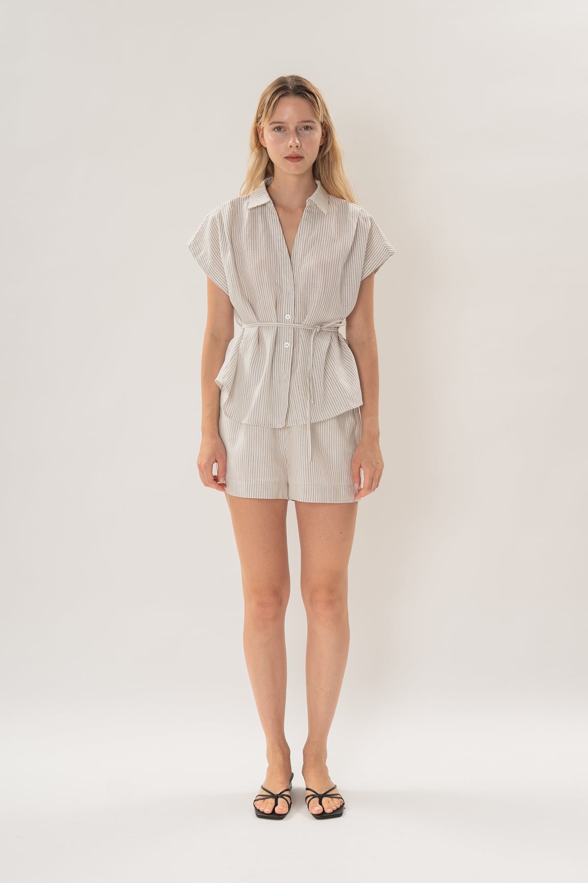 Linen Relaxed Gathered Waist Shorts in White Stripes