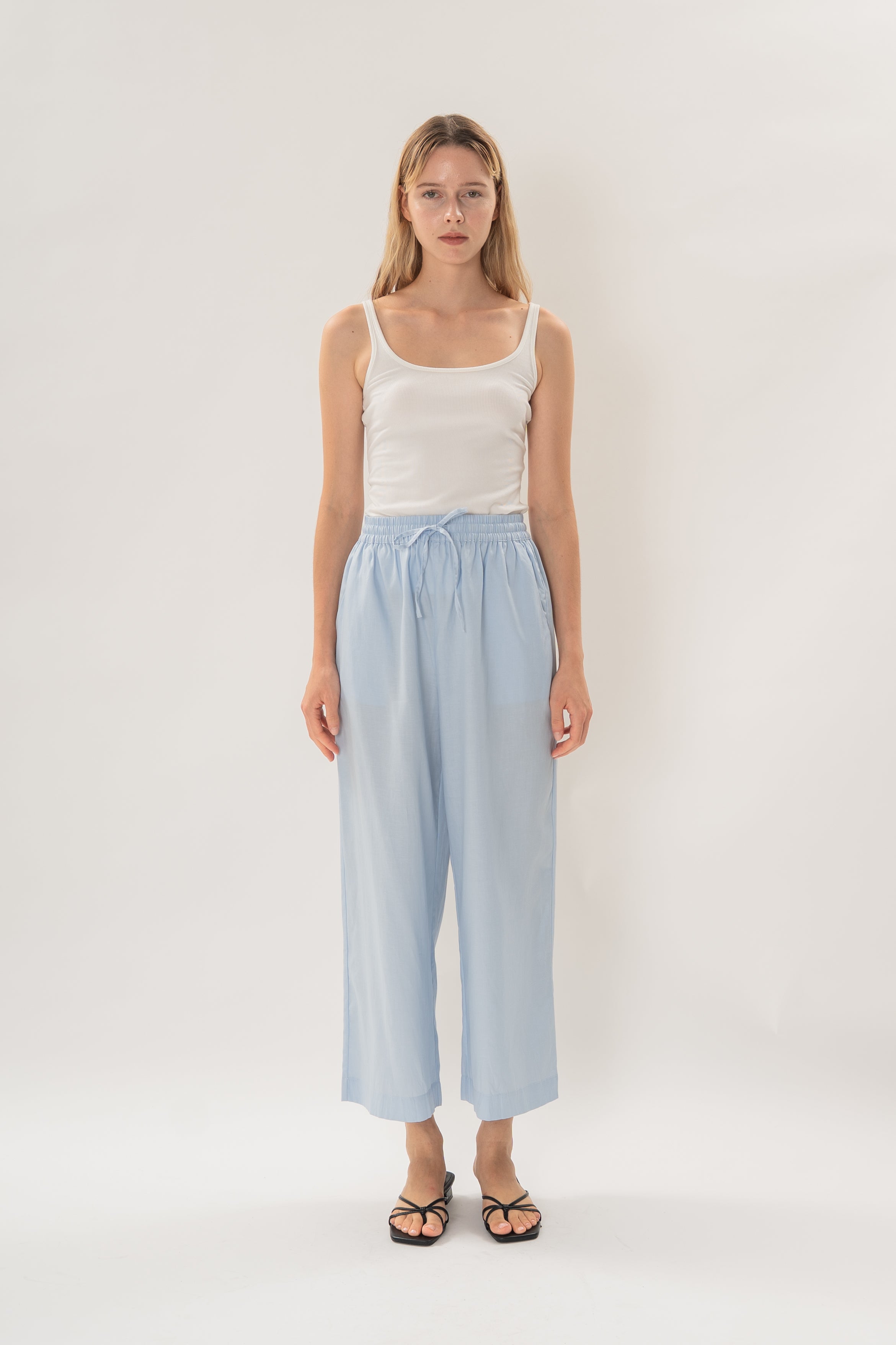 Petite Linen Relaxed Straight-Leg Pants in MIst Blue