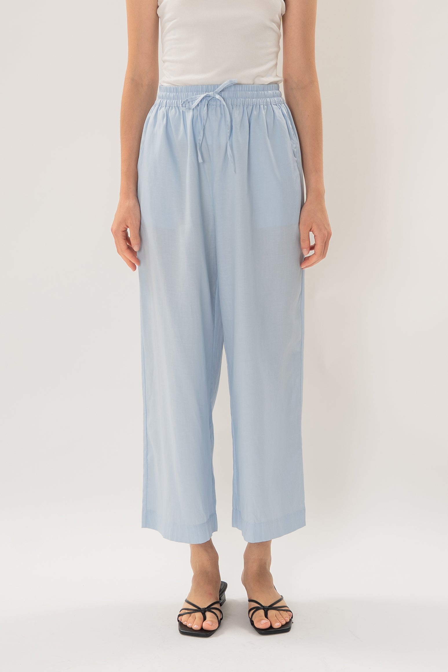 Petite Linen Relaxed Straight-Leg Pants in MIst Blue