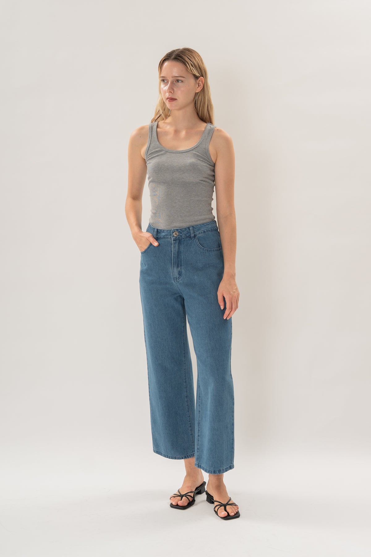 Petite Studios Classic Straight Cut Jeans in Mid Blue Wash