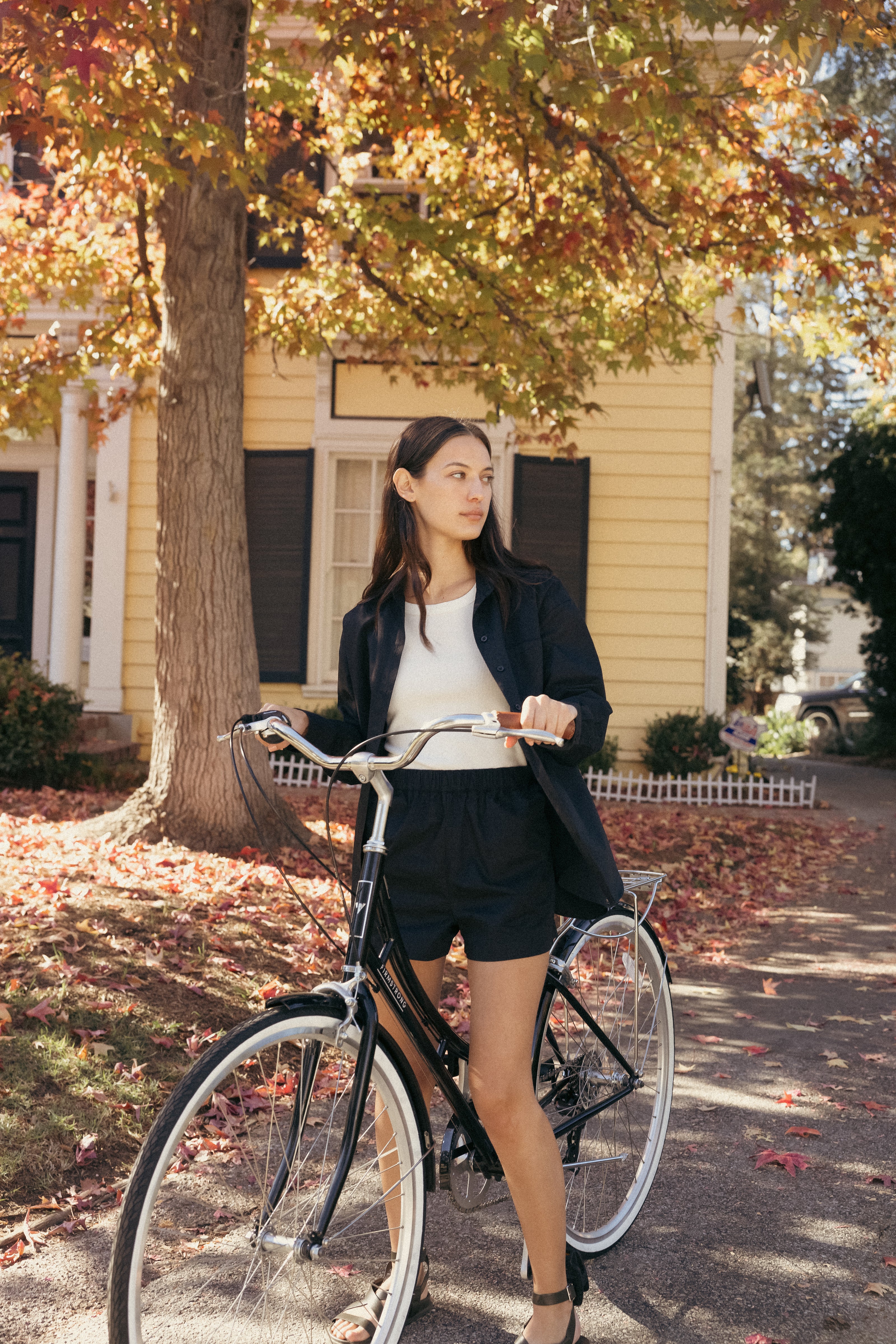 STUDIOS Relaxed Shorts in Black