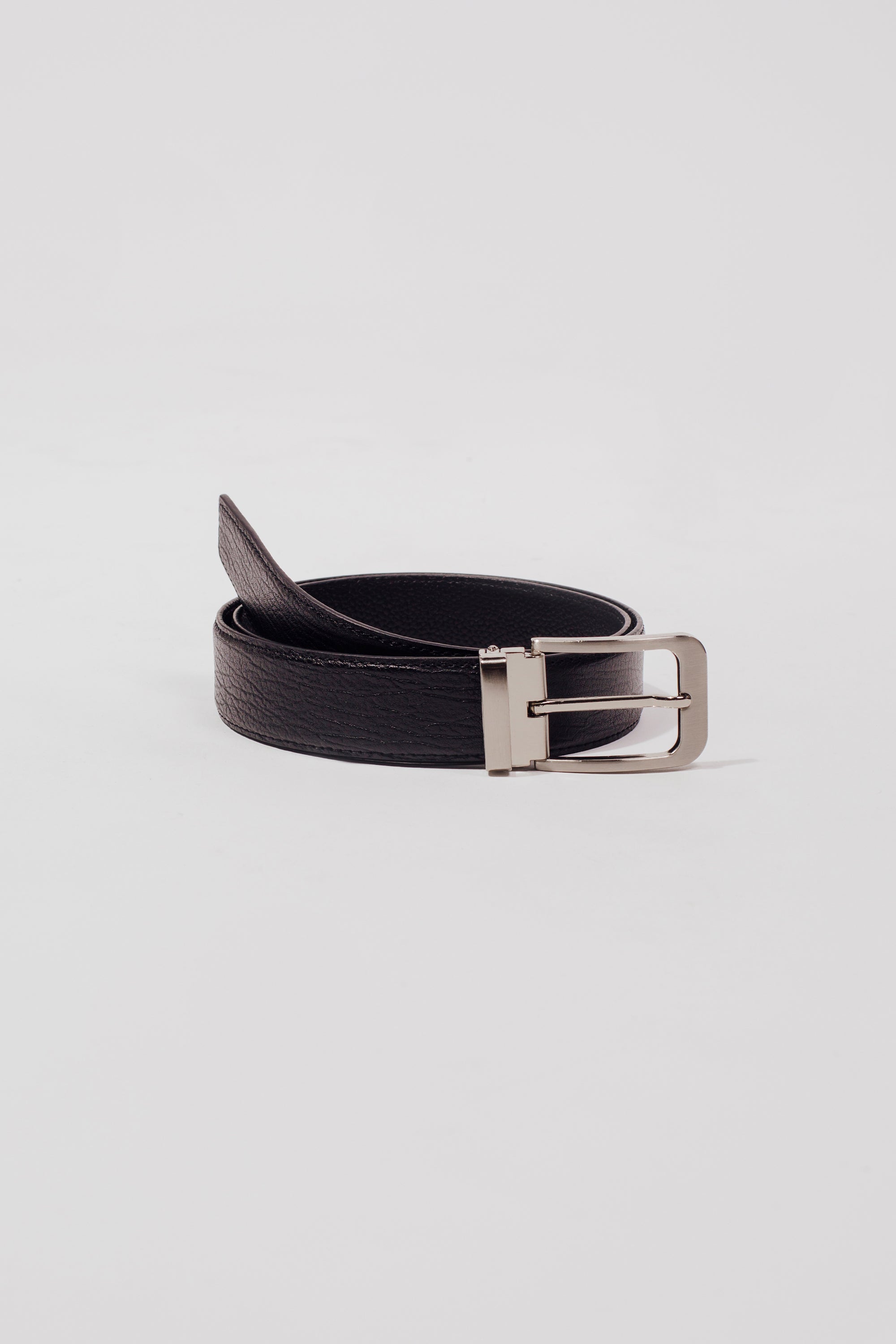 The Theo Belt In Textured Black - Unisex