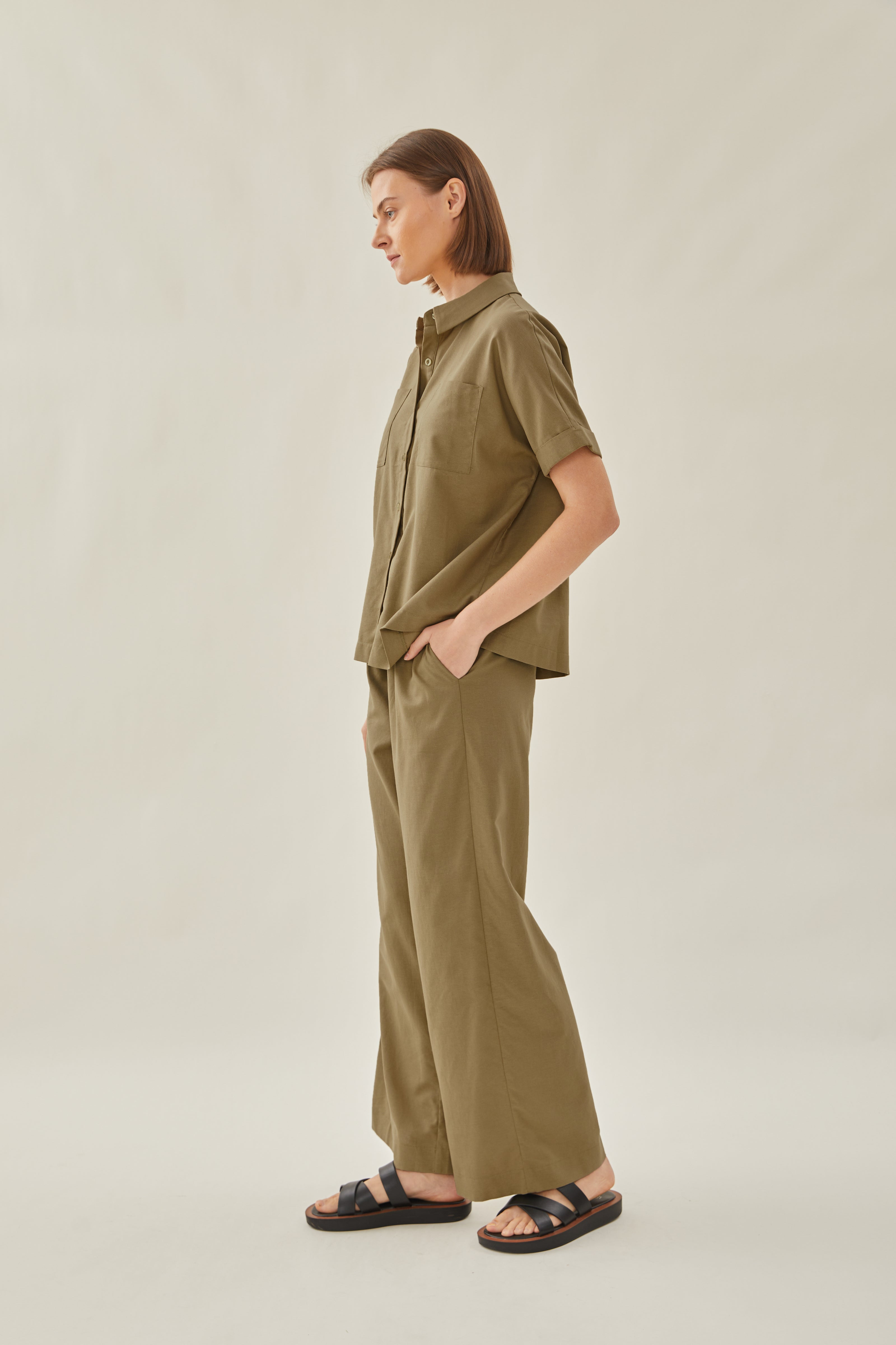 Cotton Short Sleeved Shirt in Moss