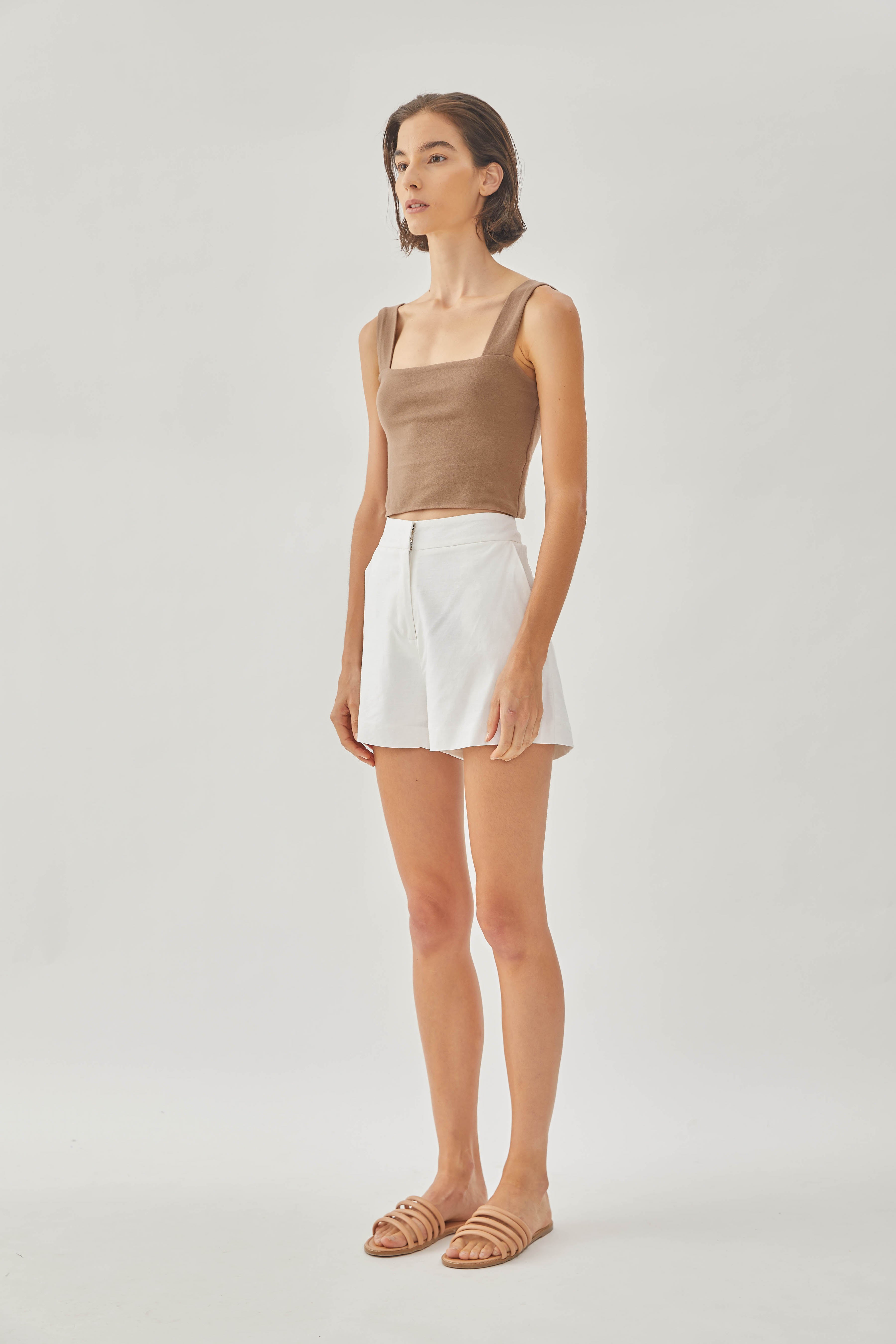 Linen High-waisted Shorts in White