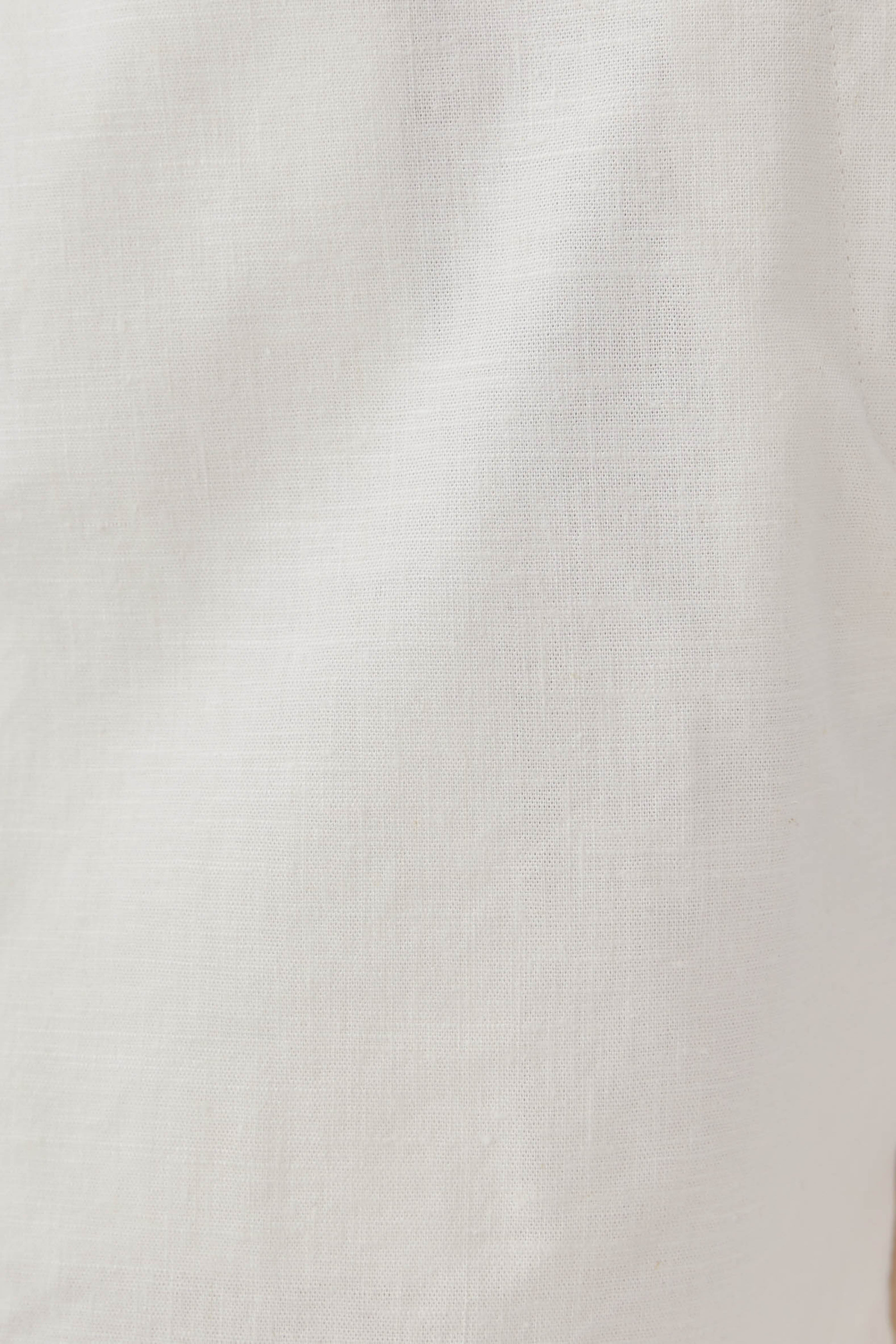 Linen High-waisted Shorts in White