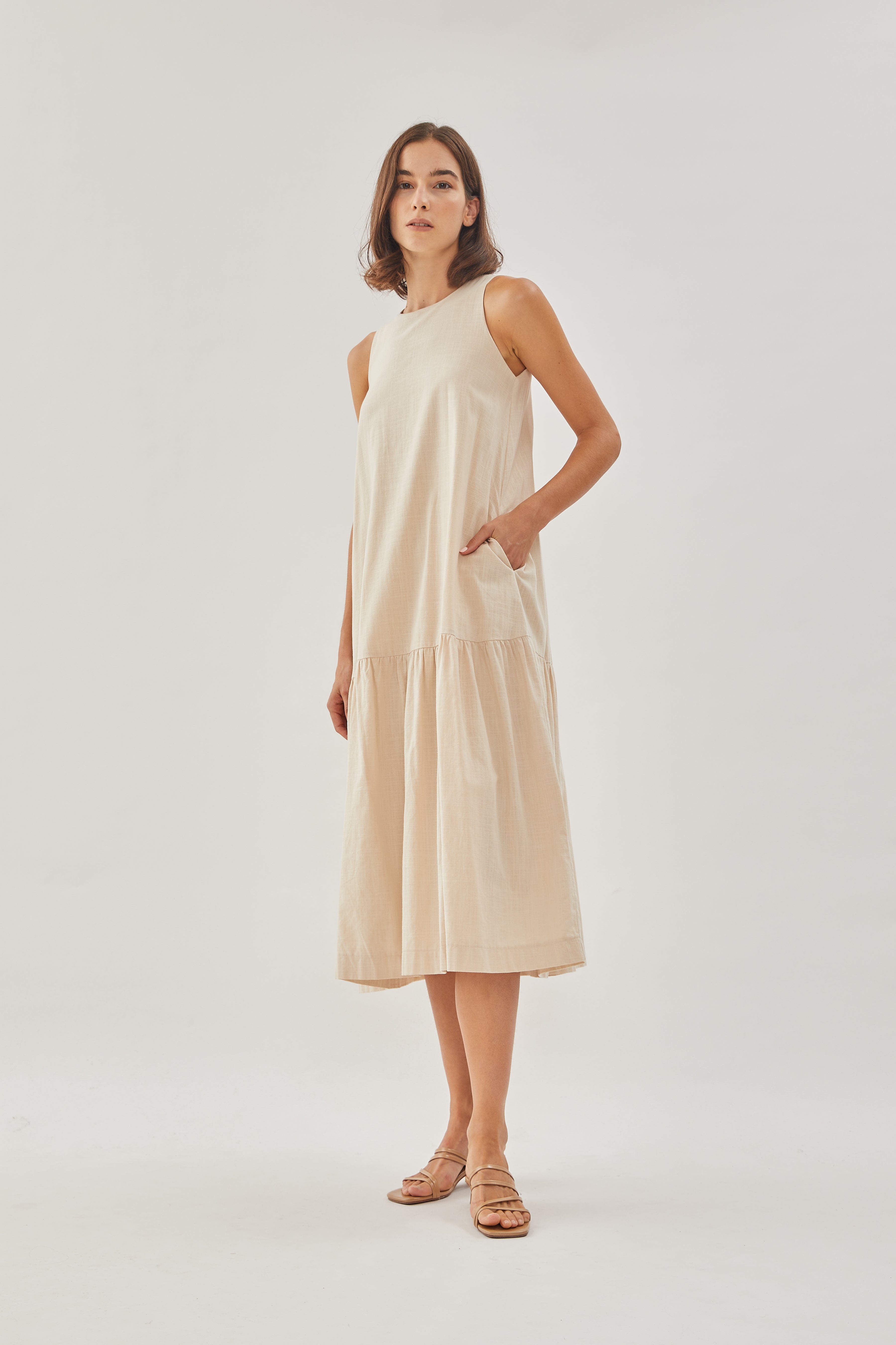 Linen Tiered Dress in Oatmeal