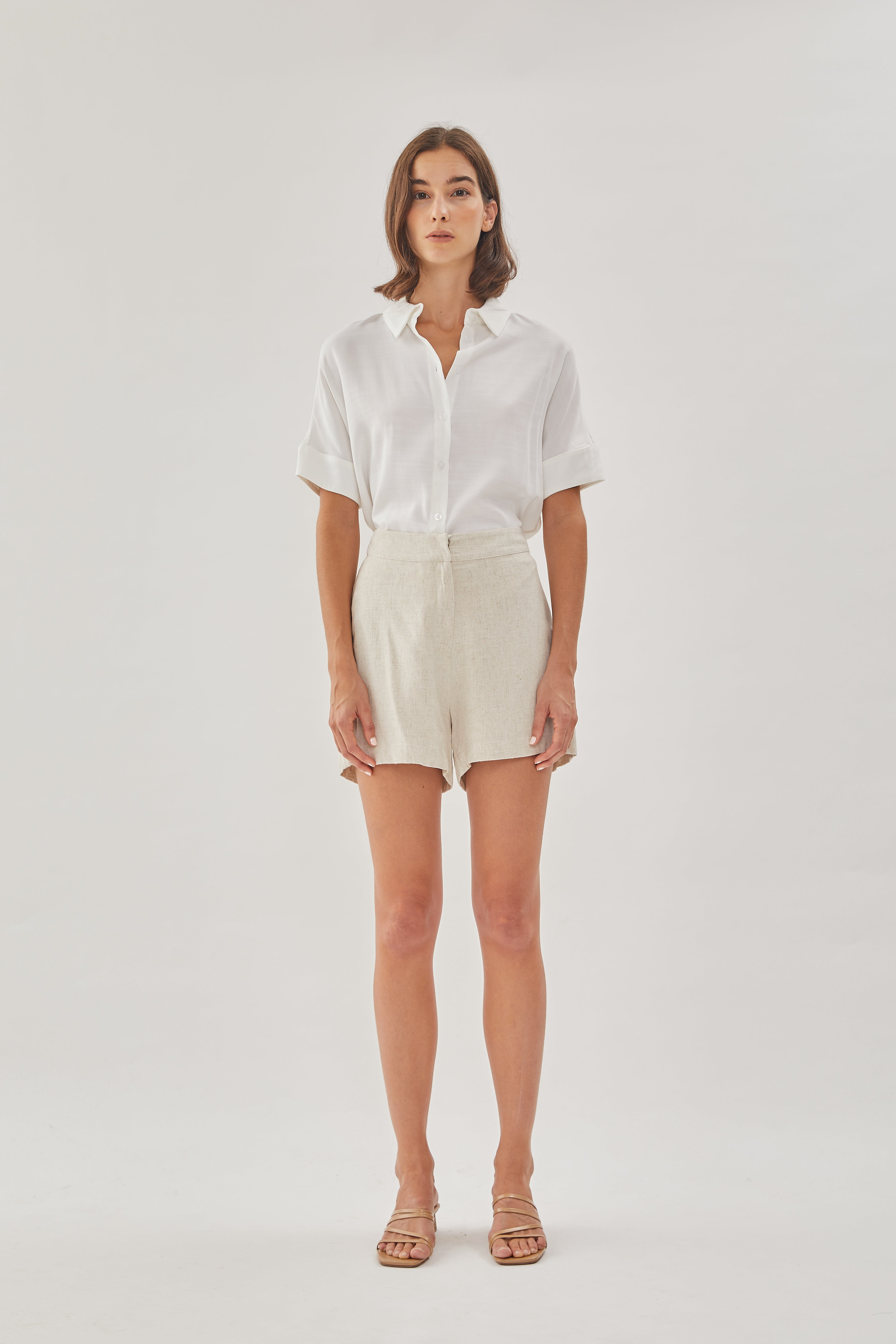 Linen Shorts in Oatmeal