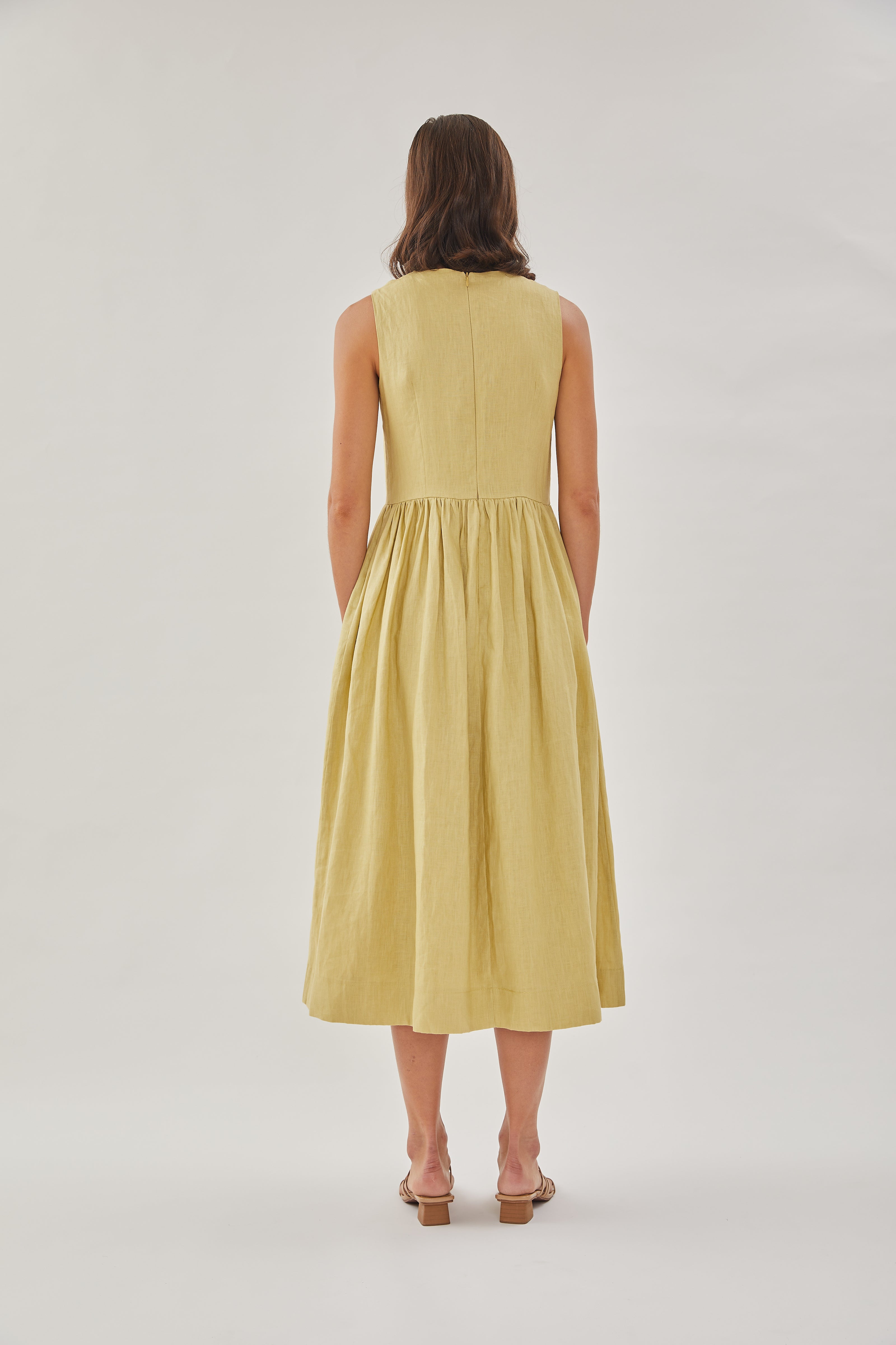 Linen Sleeveless Gathered Dress in Light Moss