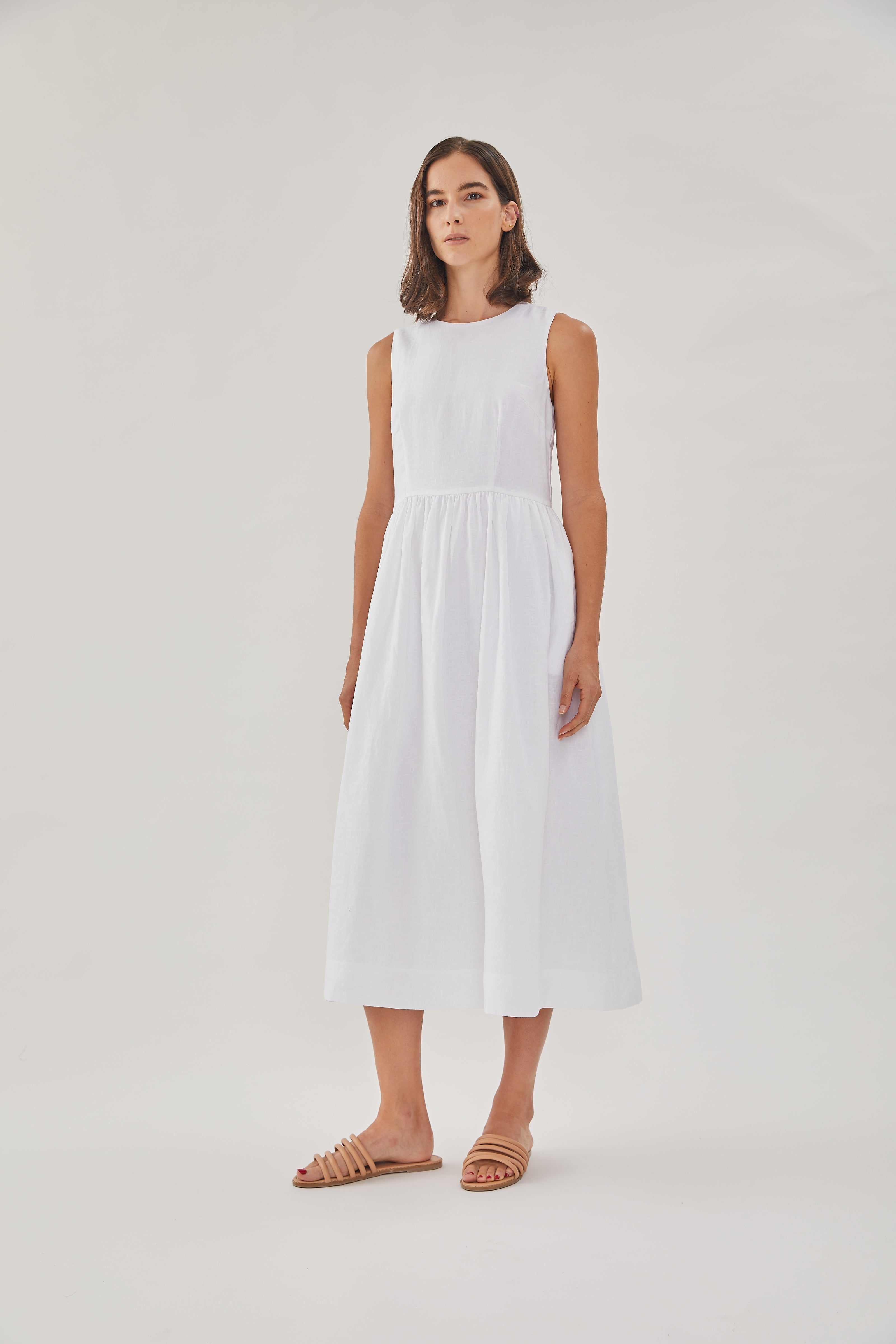 Linen Sleeveless Gathered Dress in White