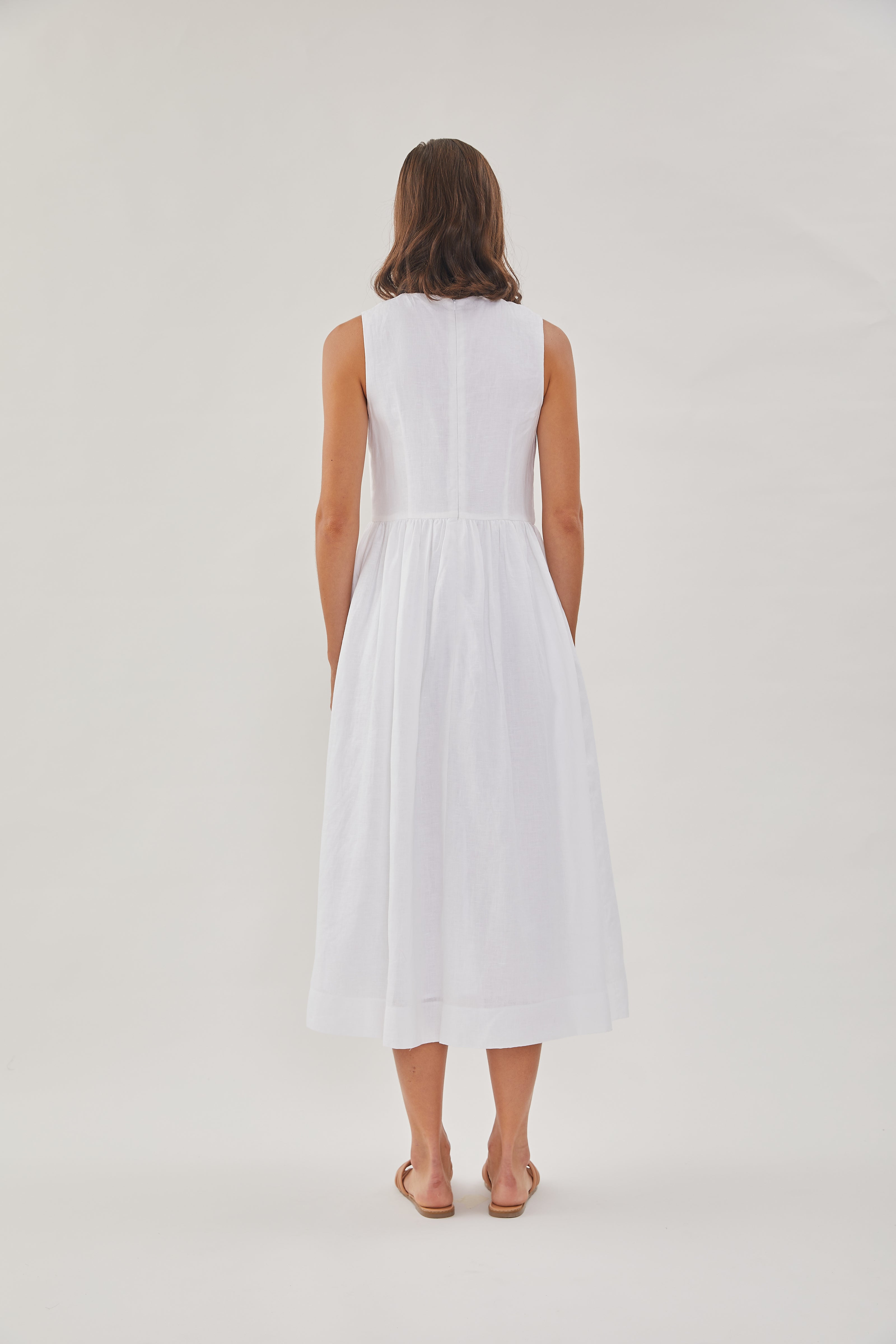 Linen Sleeveless Gathered Dress in White