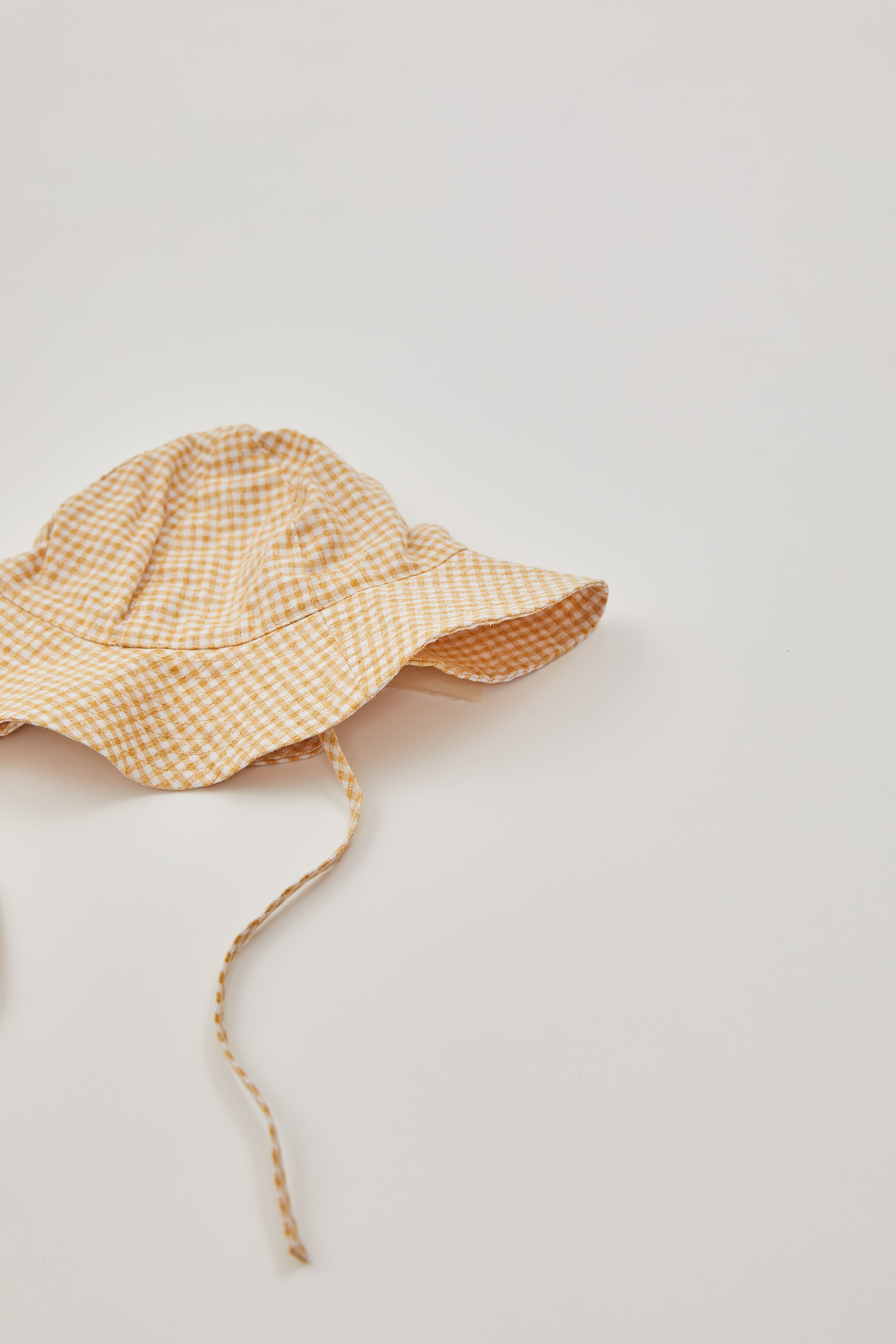 Mini Gingham Bucket Hat in Yellow