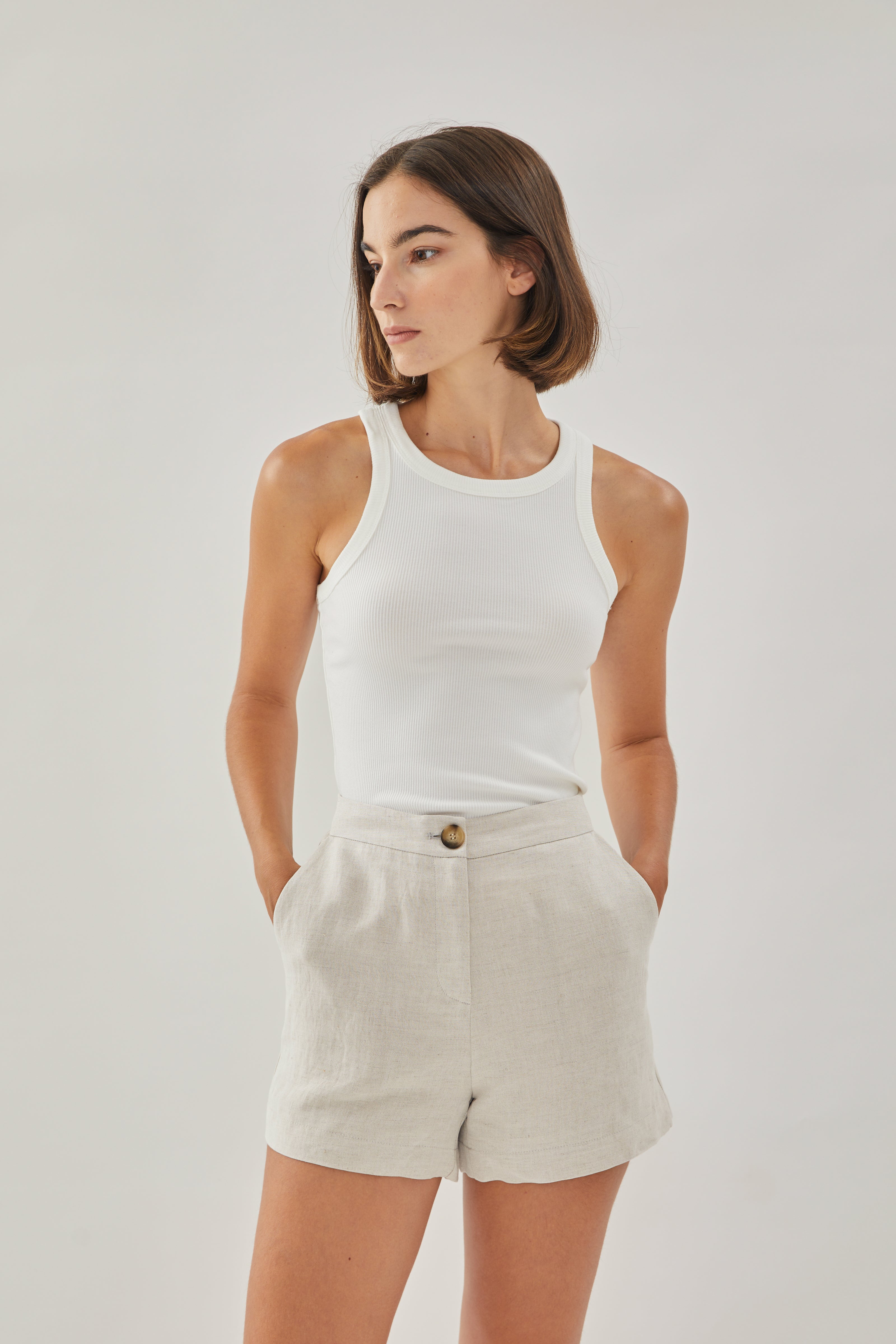 Relaxed Linen Shorts in Natural