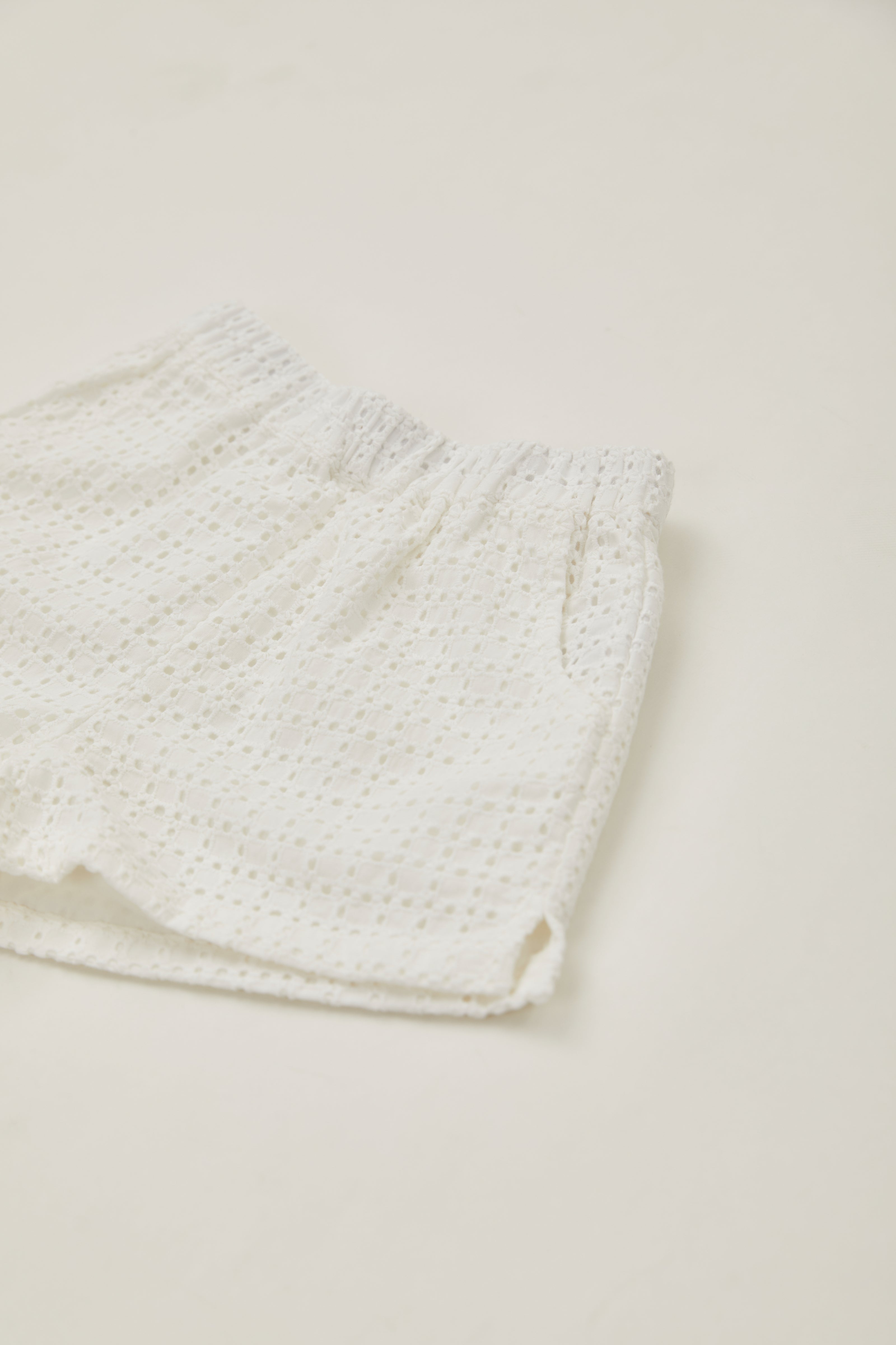 Mini Relaxed Shorts in Maha Crochet