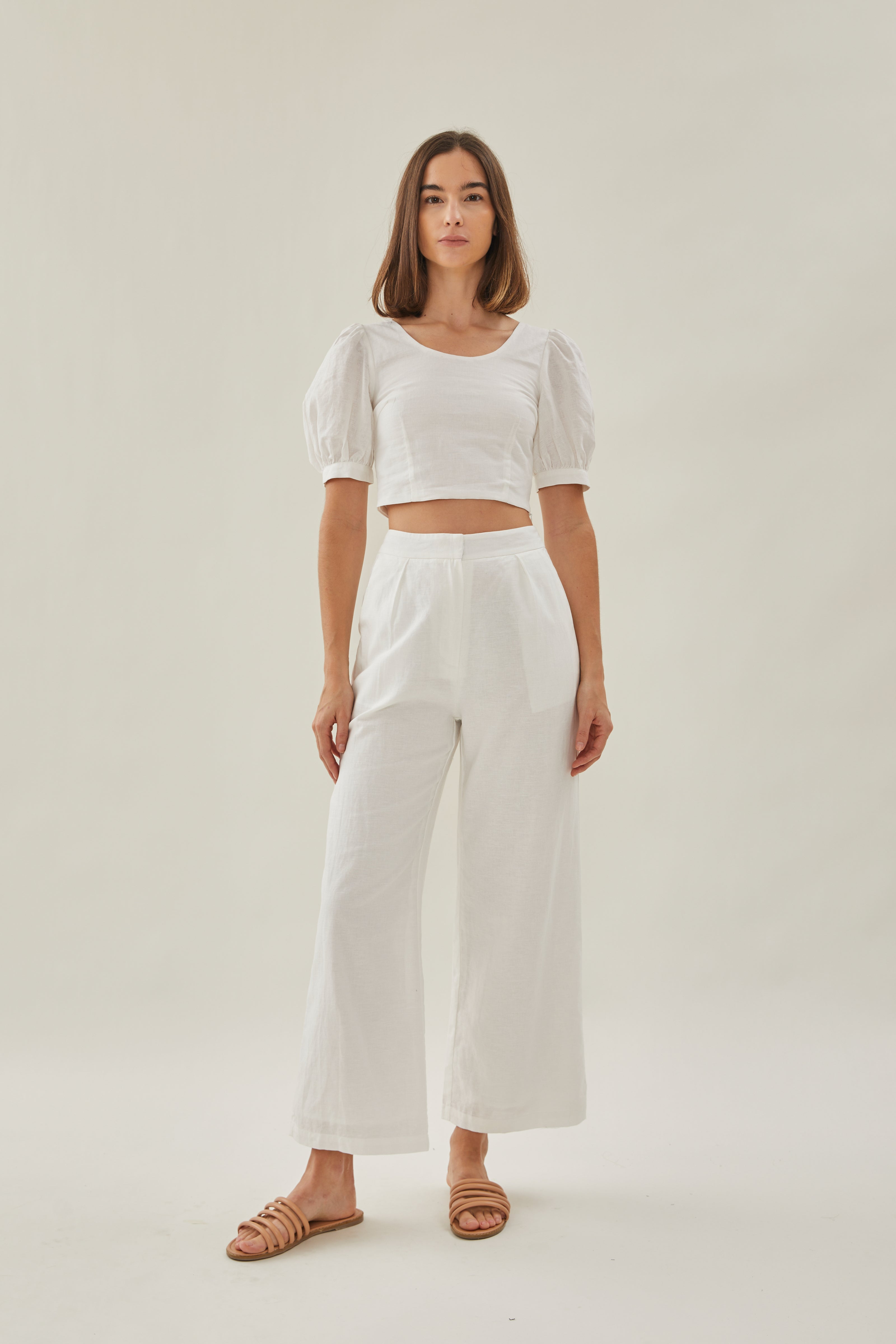 Cropped Puffed Sleeved Top in White