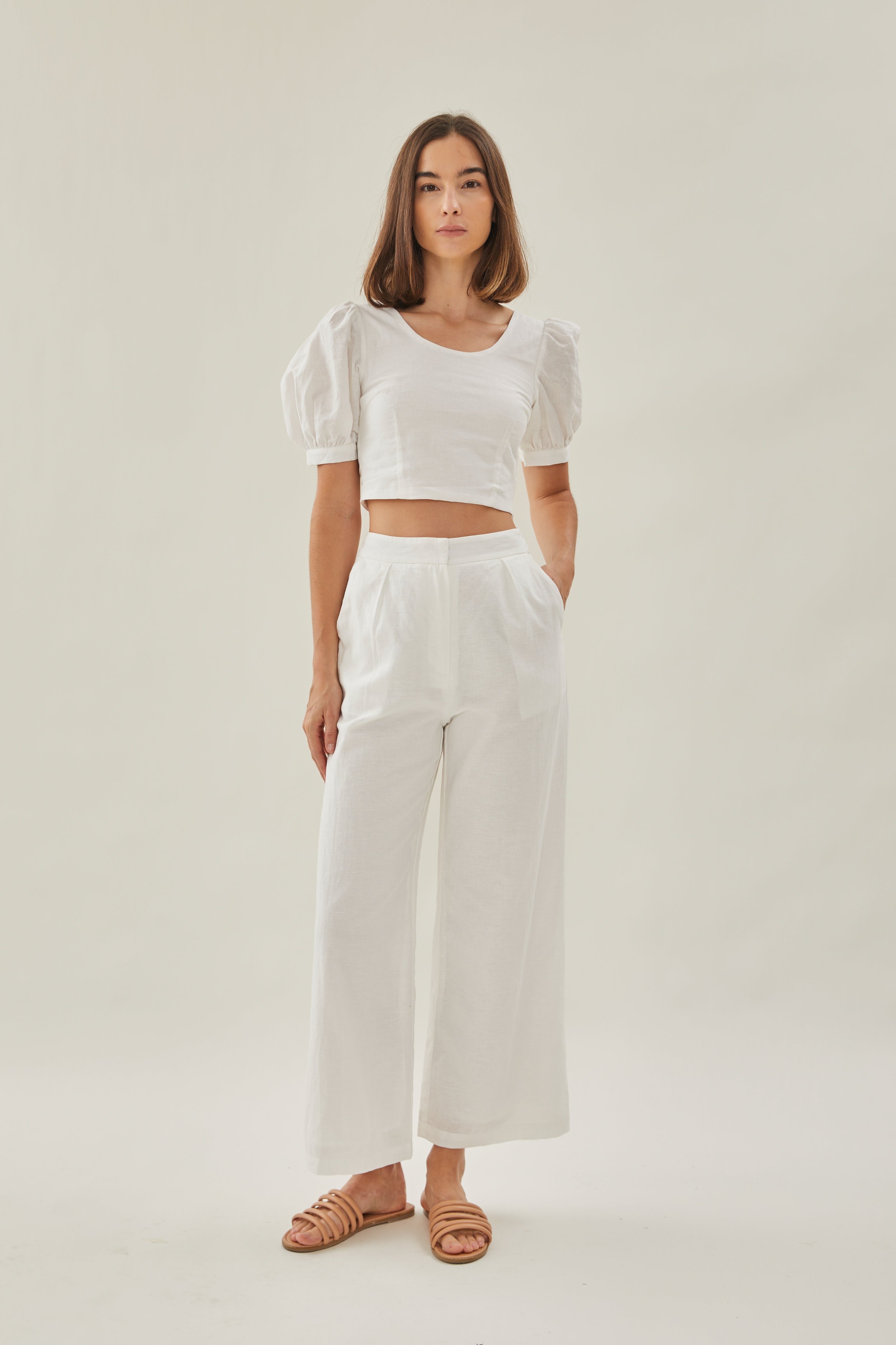 Cropped Puffed Sleeved Top in White