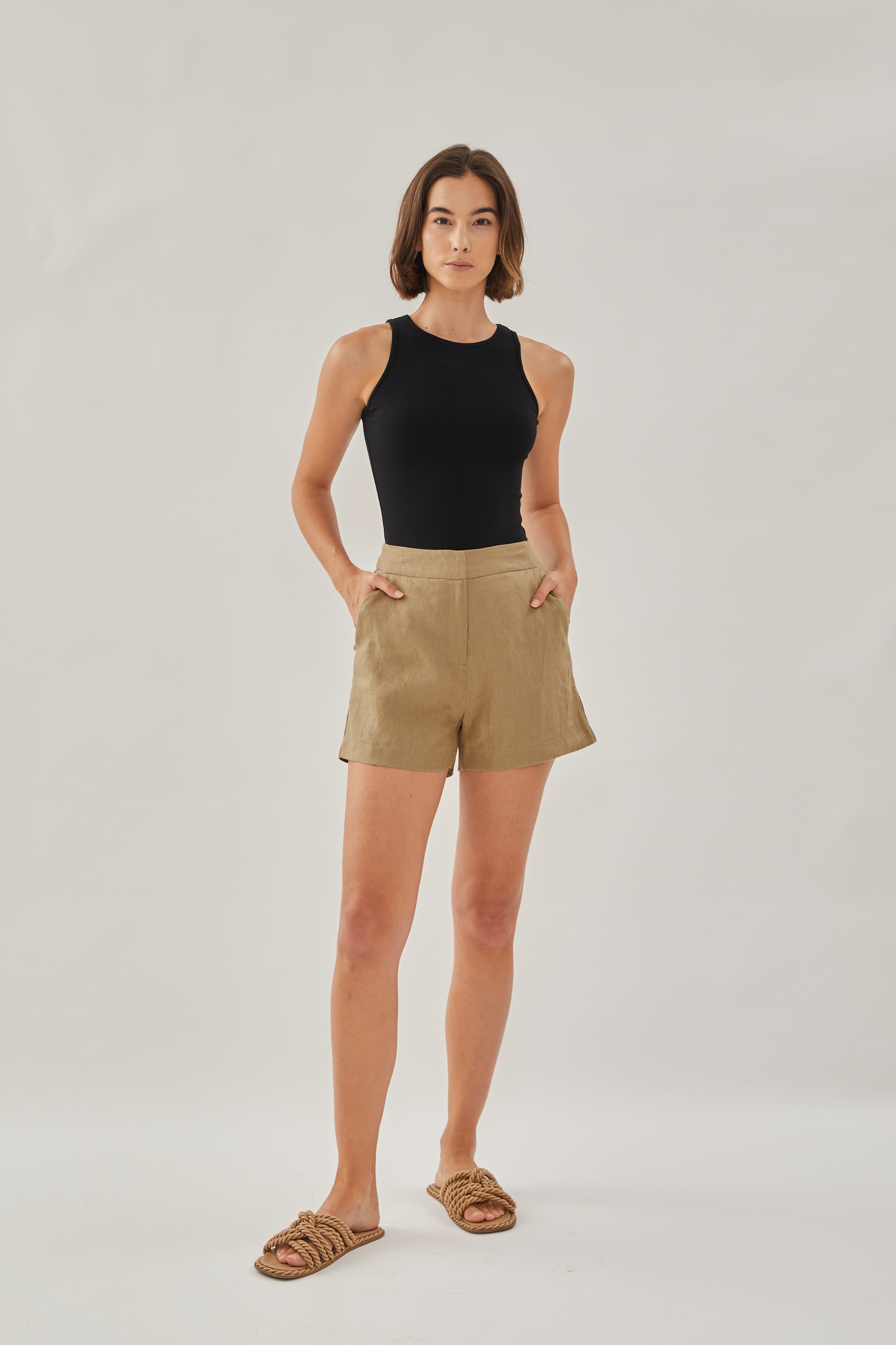 Linen Shorts in Brown