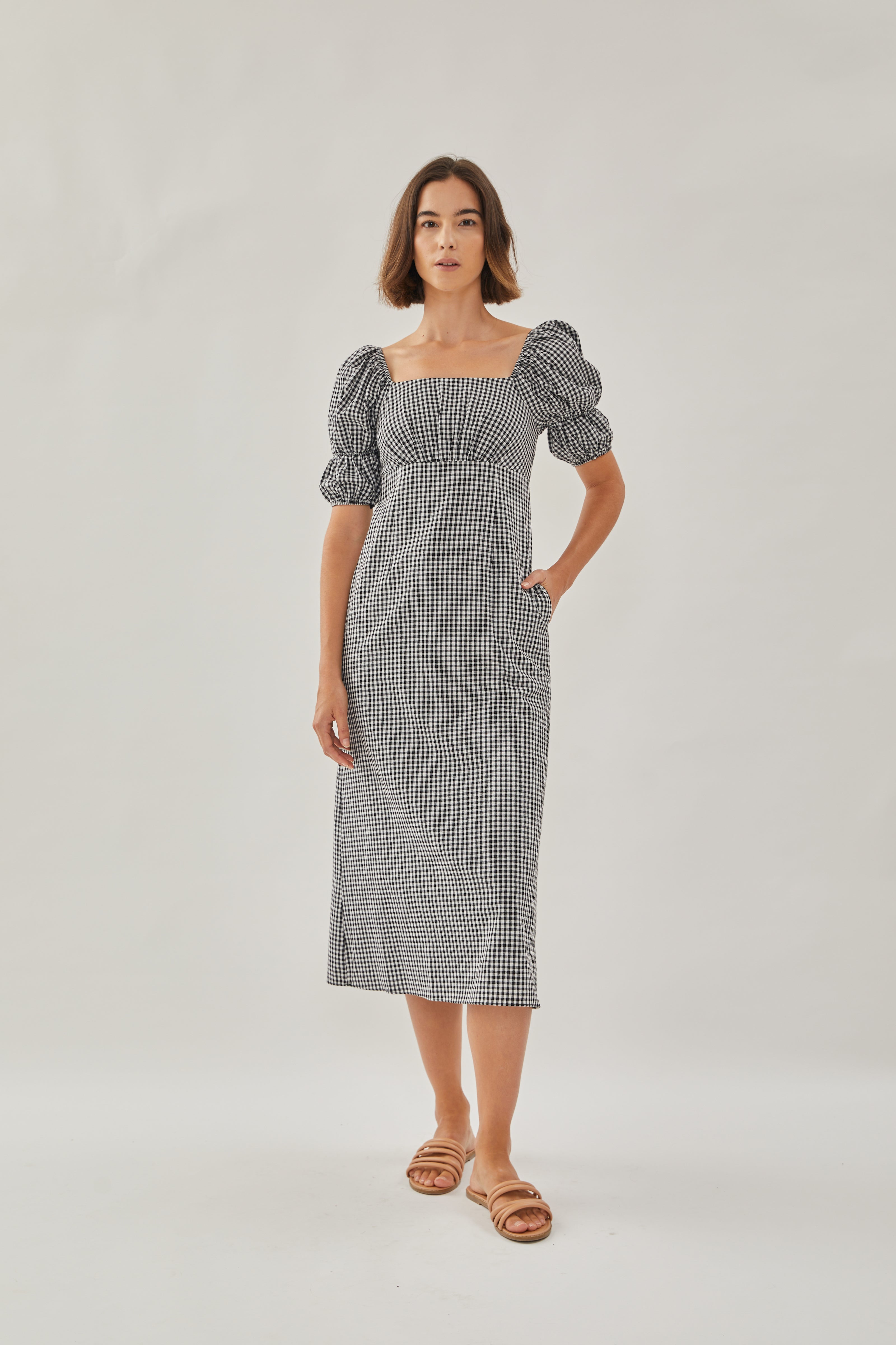 Puffed Sleeved Midi Dress in Gingham Black