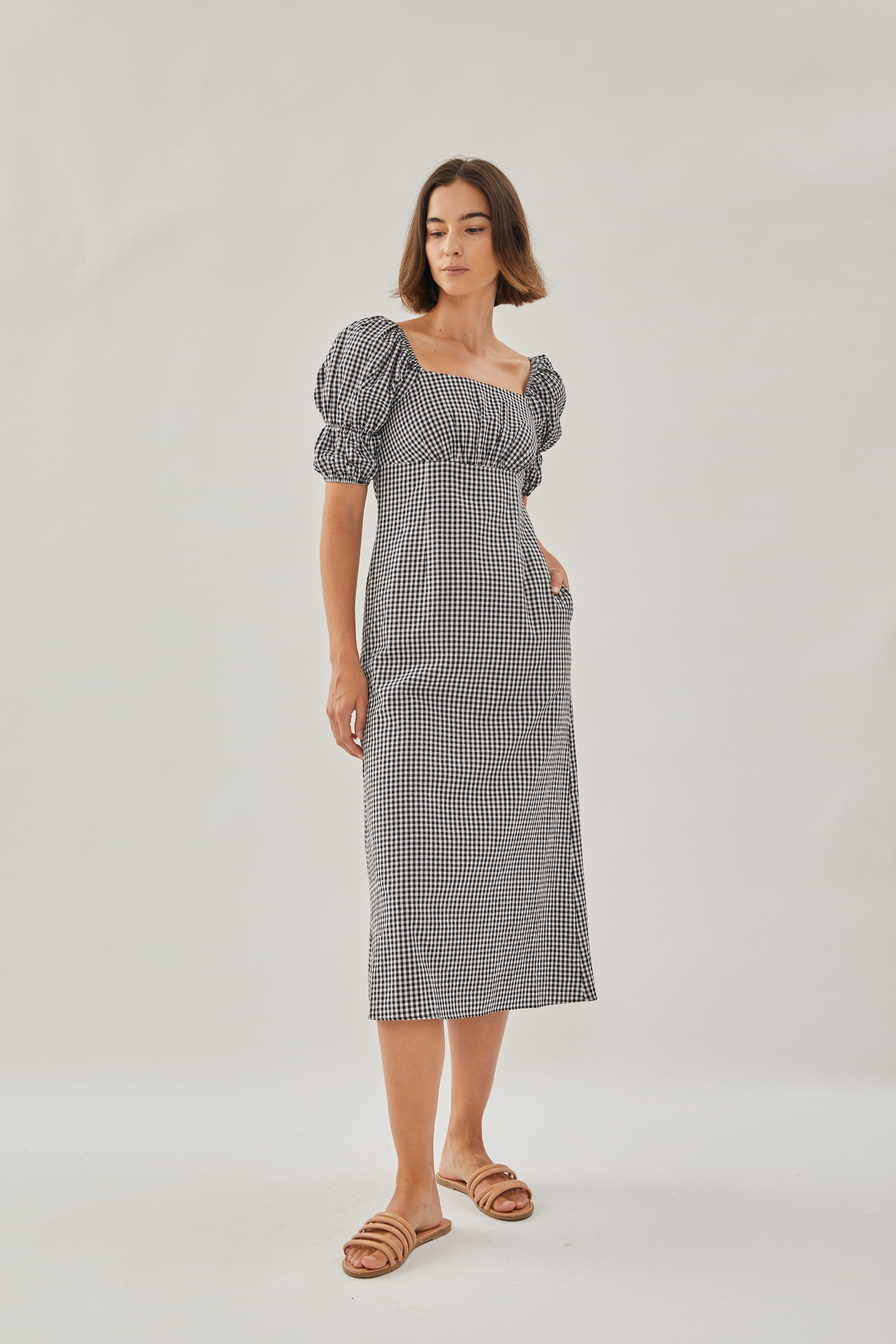 Puffed Sleeved Midi Dress in Gingham Black