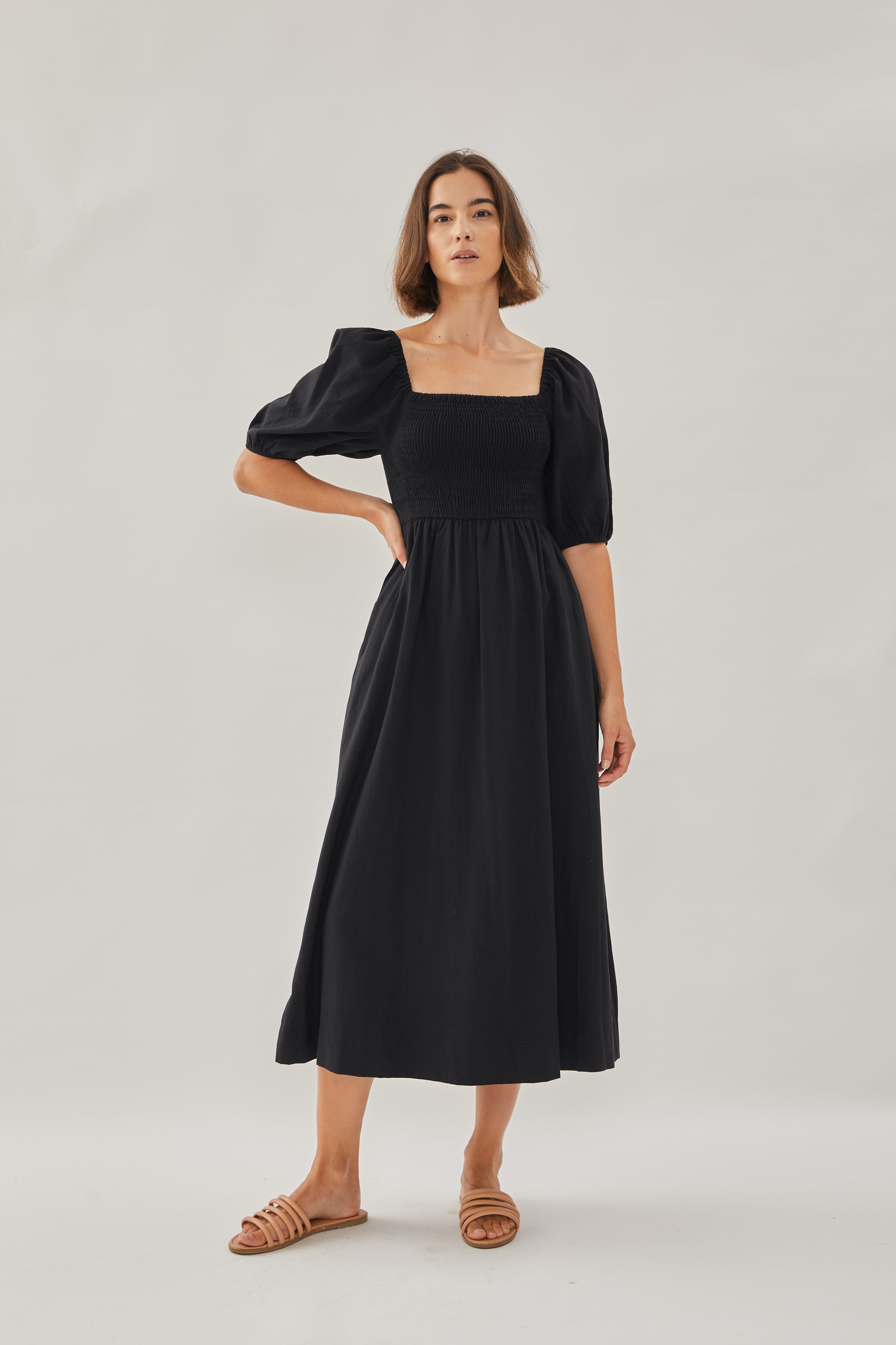 Puffed Sleeved Shirred Midi Dress in Black