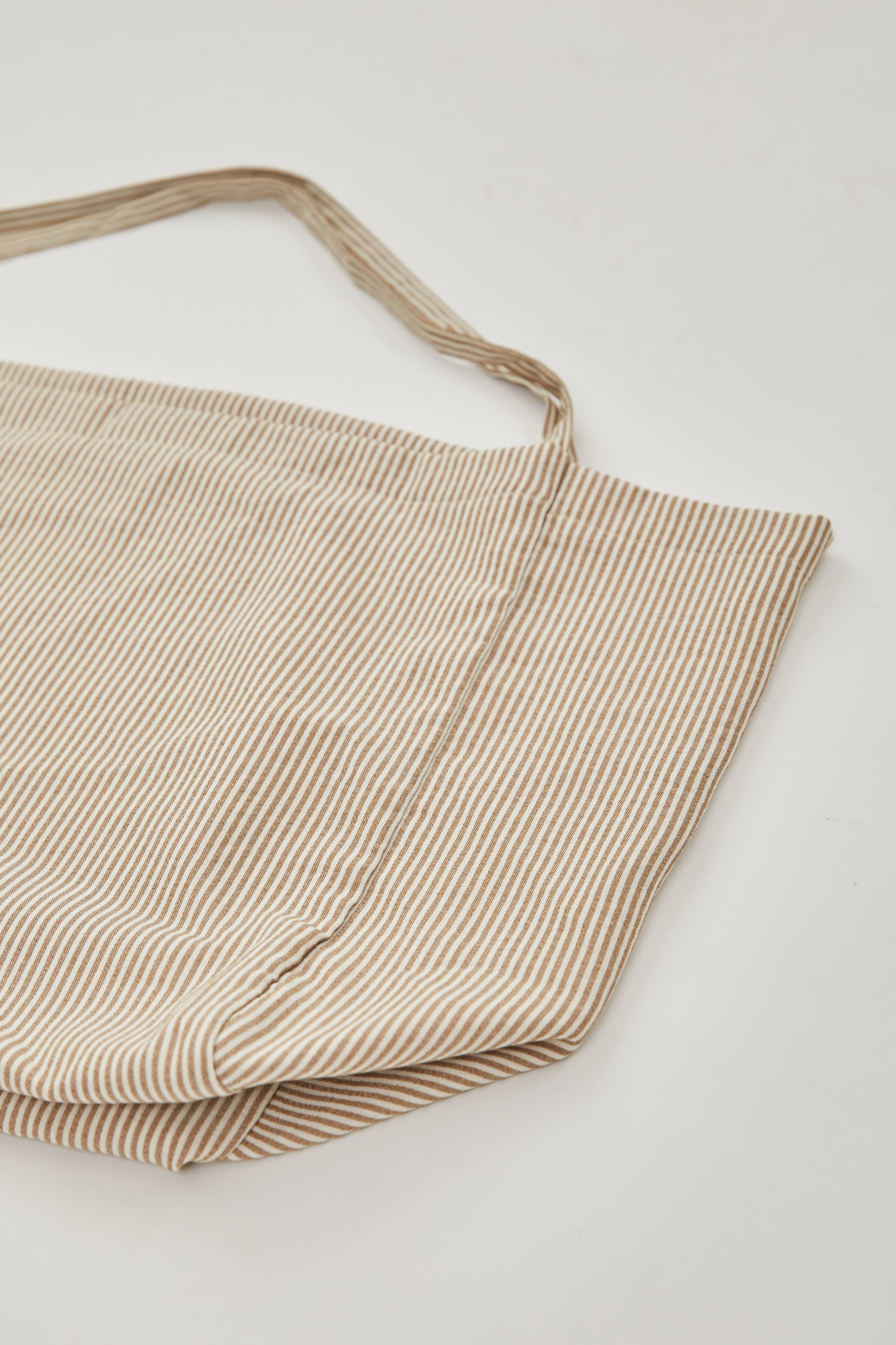 Beach tote in Stripe Brown