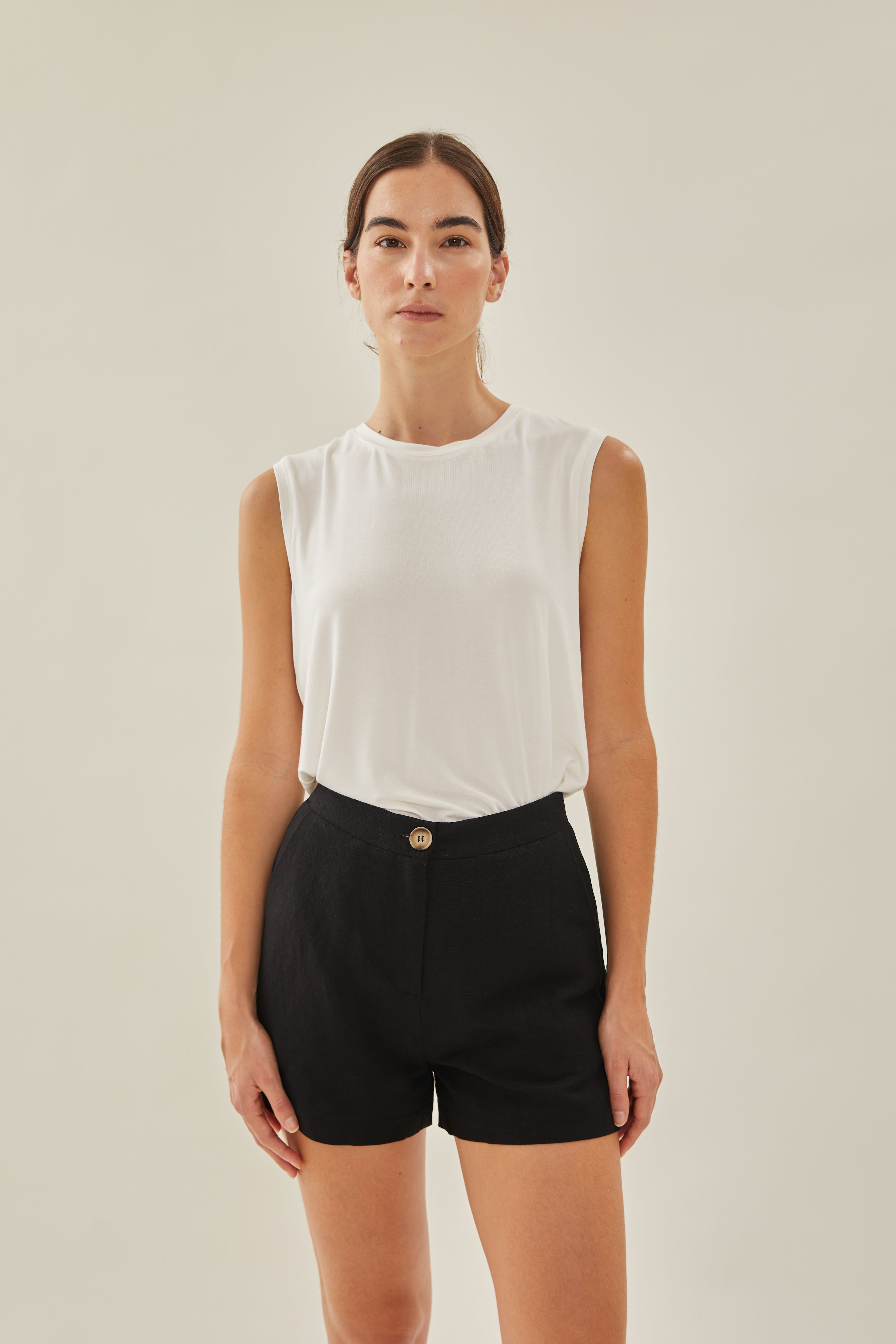 Relaxed Linen Shorts in Black