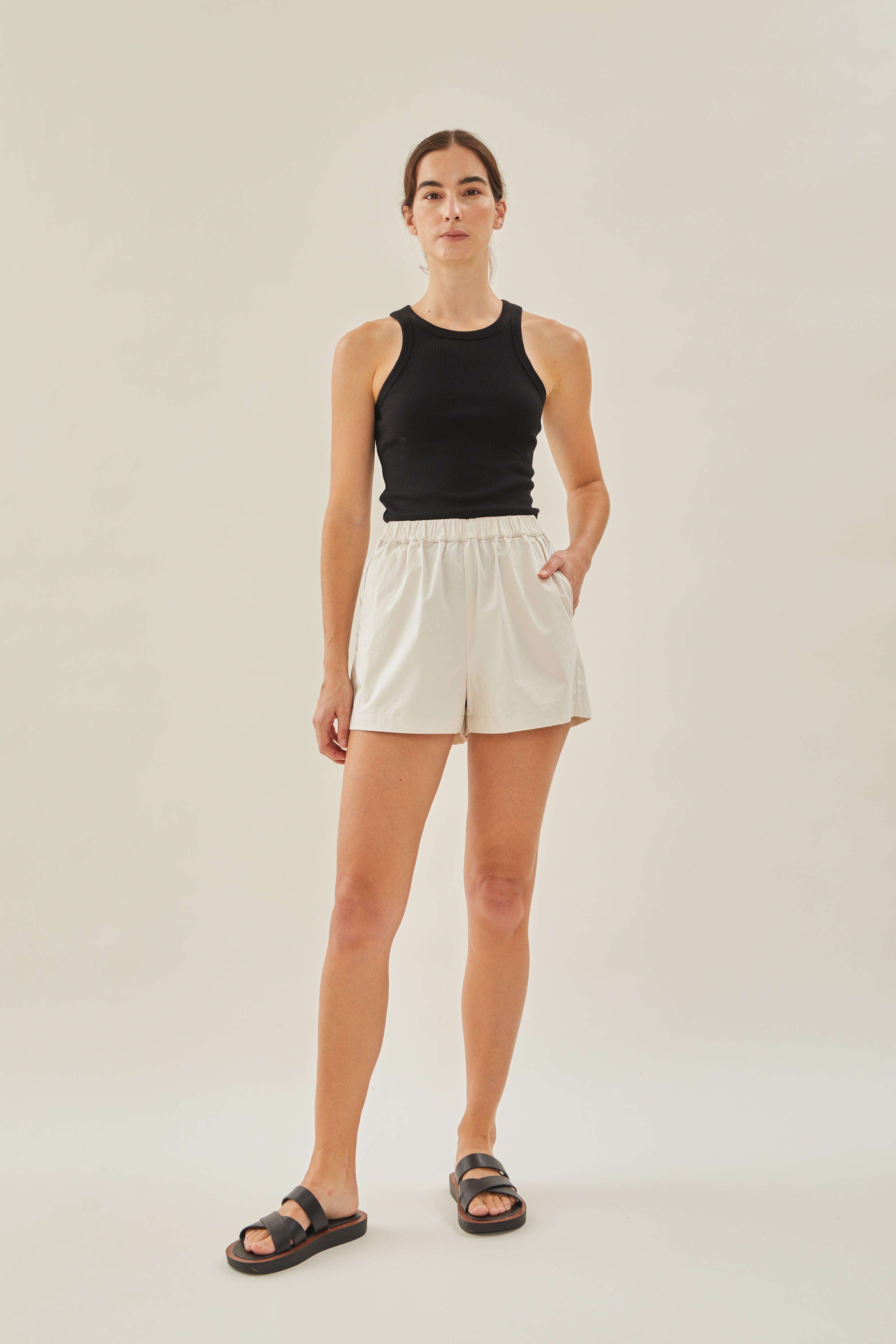 STUDIOS Relaxed Shorts in Chalk