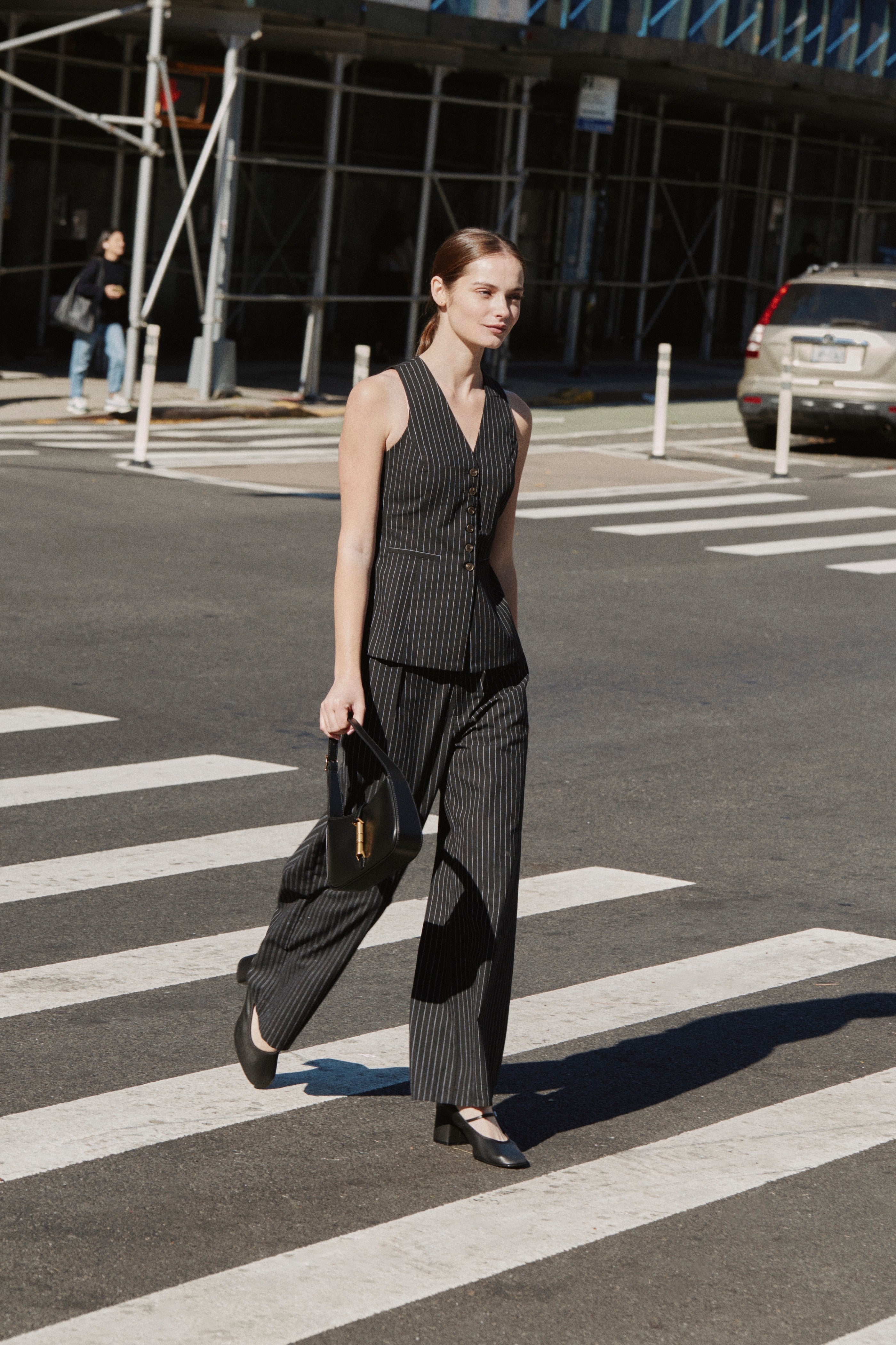 Pleated Linen Blend Trousers in Black Stripes