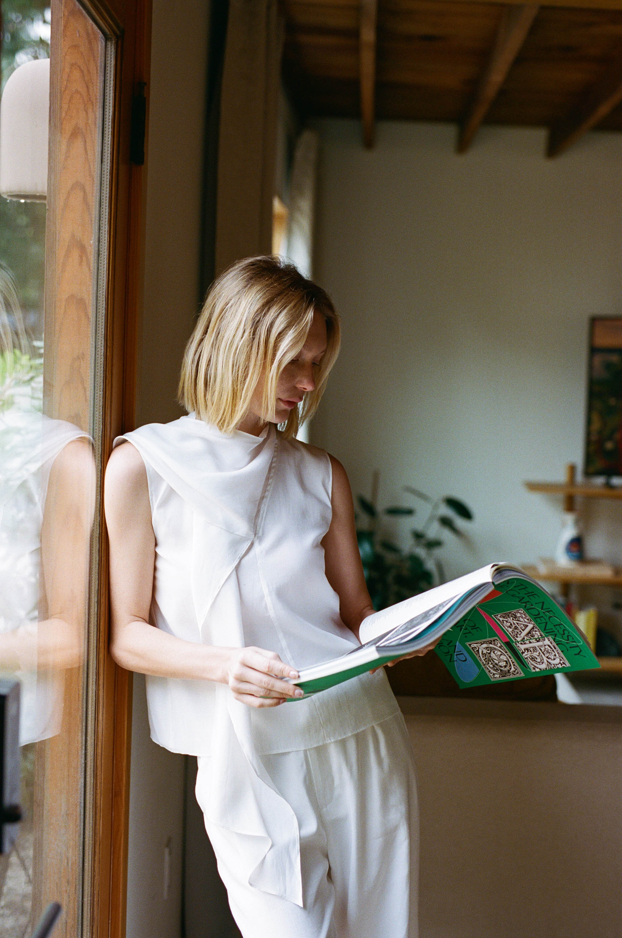 Draped Sash V-Neck Sleeveeless Blouse in White