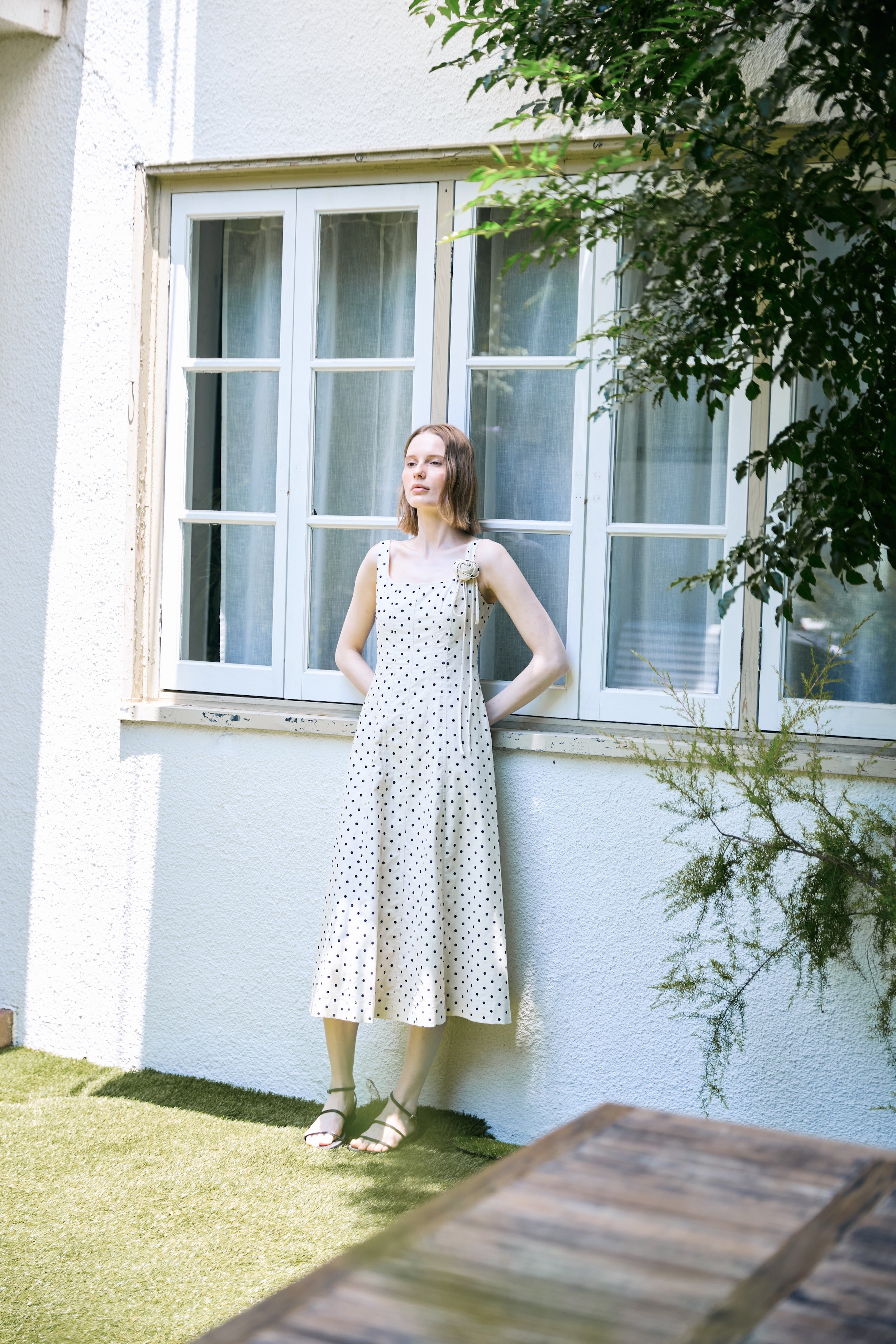 Scoop Neck Midi Dress With Floral Sash in Noir Dot