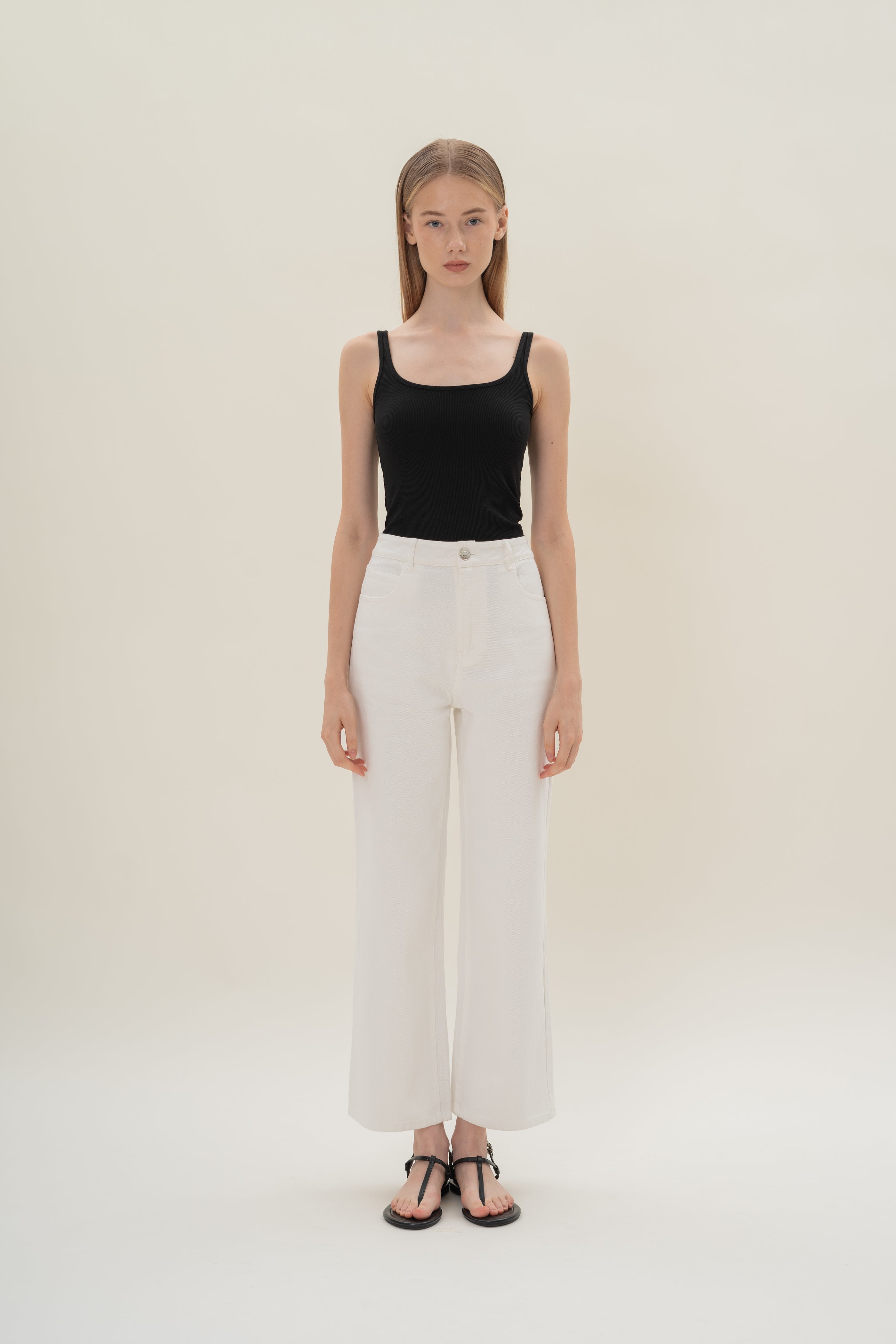 Studios Classic Straight Cut Jeans in White