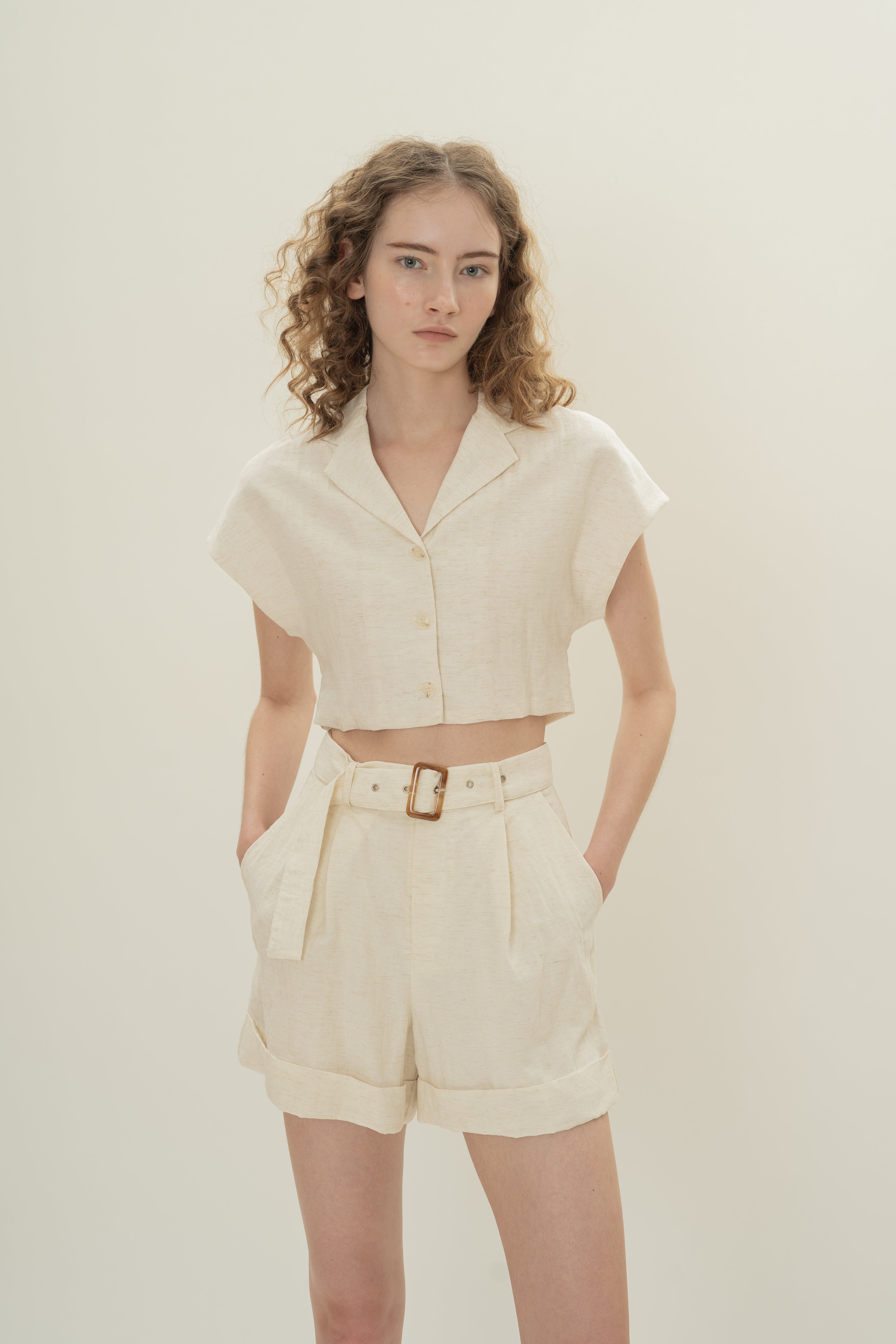 Cropped Shirt With Lapel Collar in White
