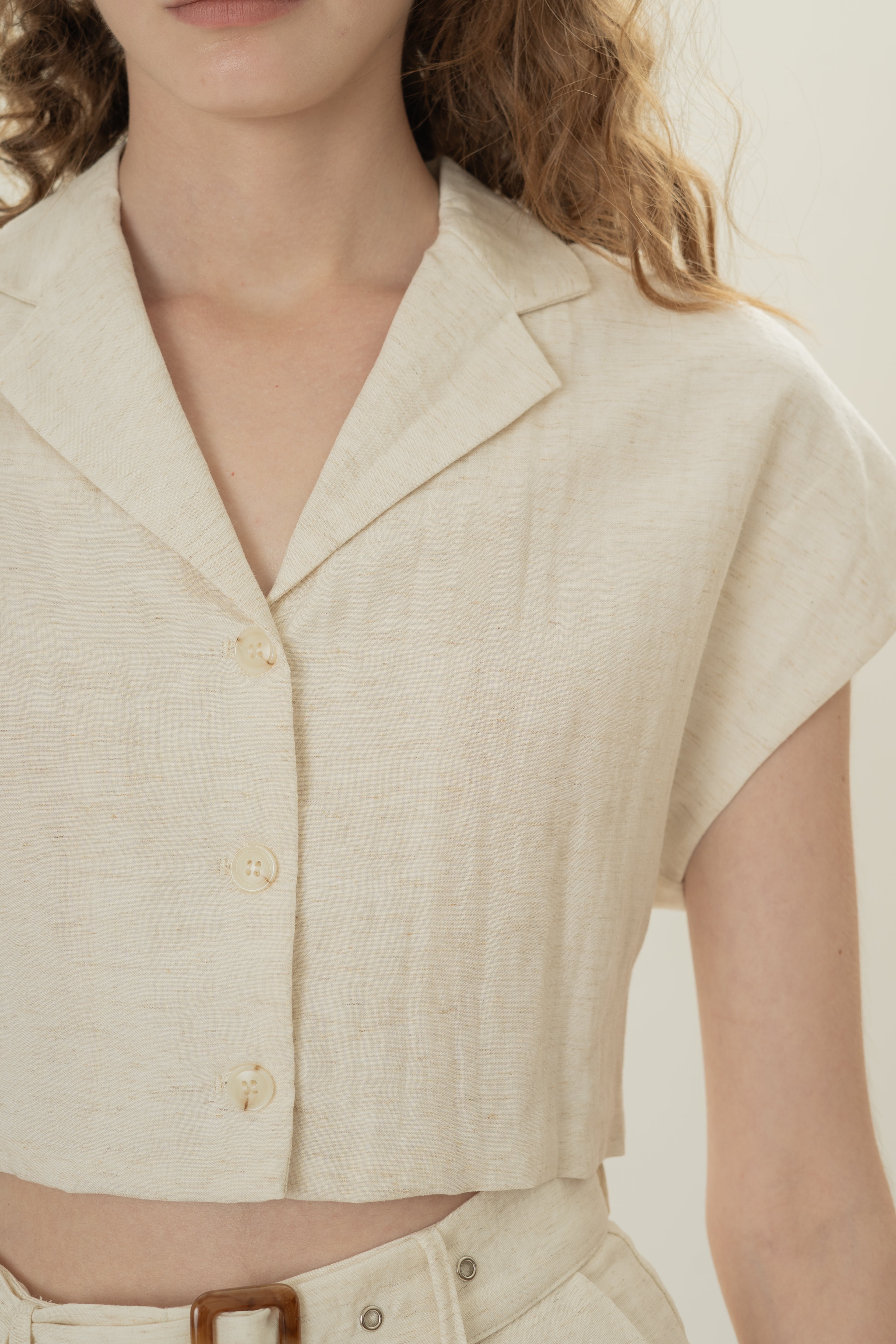 Cropped Shirt With Lapel Collar in White
