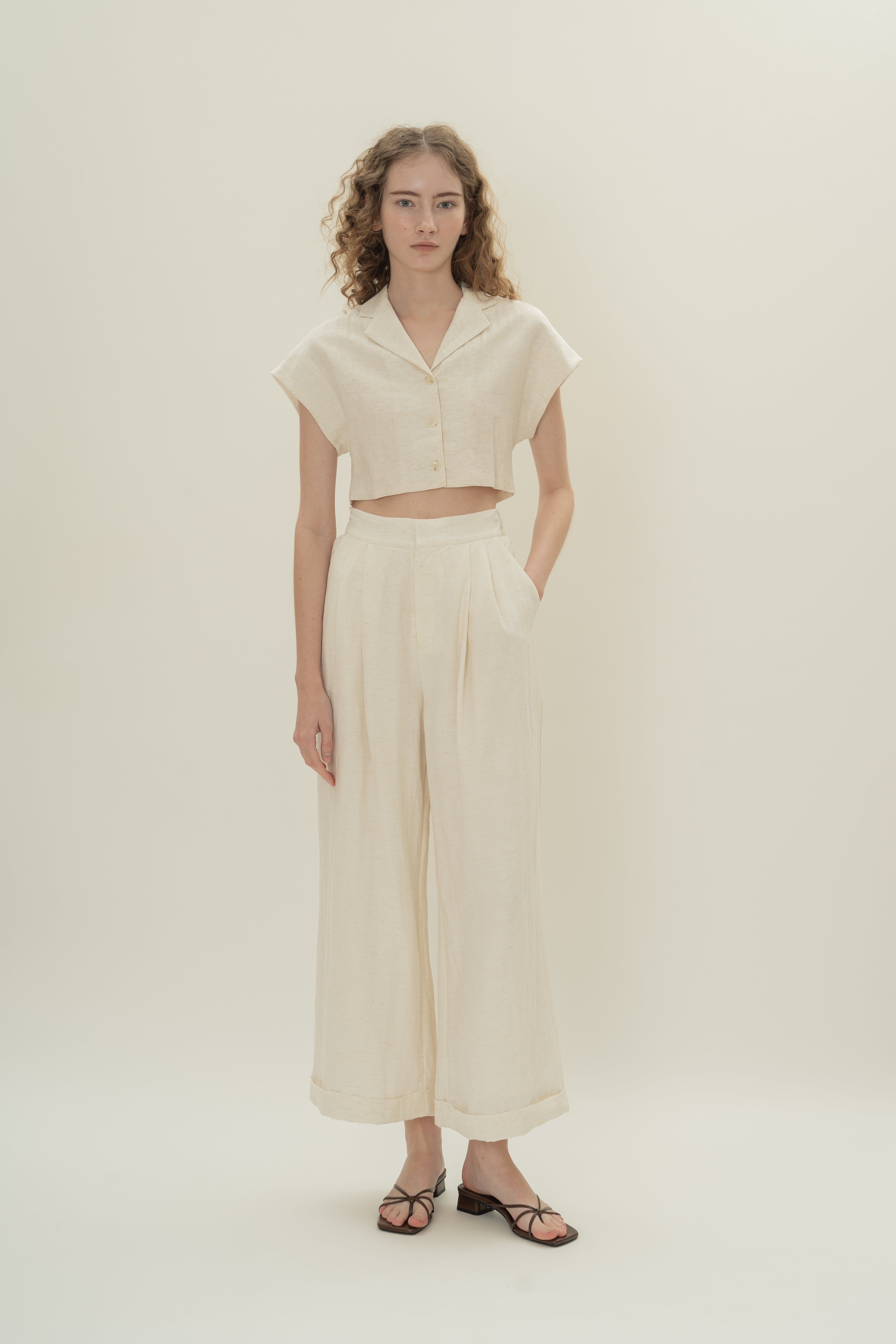 Wide-Leg Pleated Pants in White