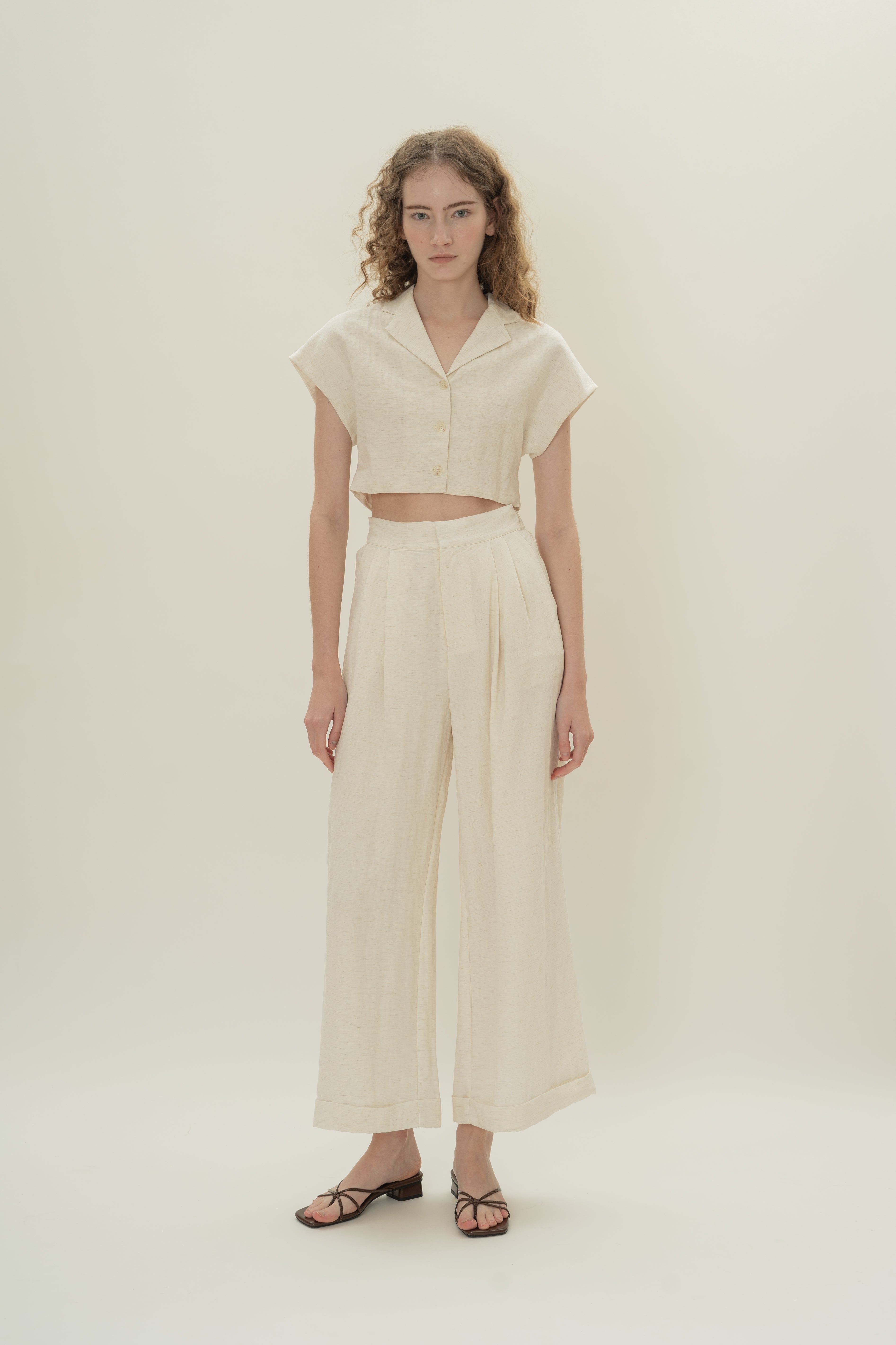 Wide-Leg Pleated Pants in White