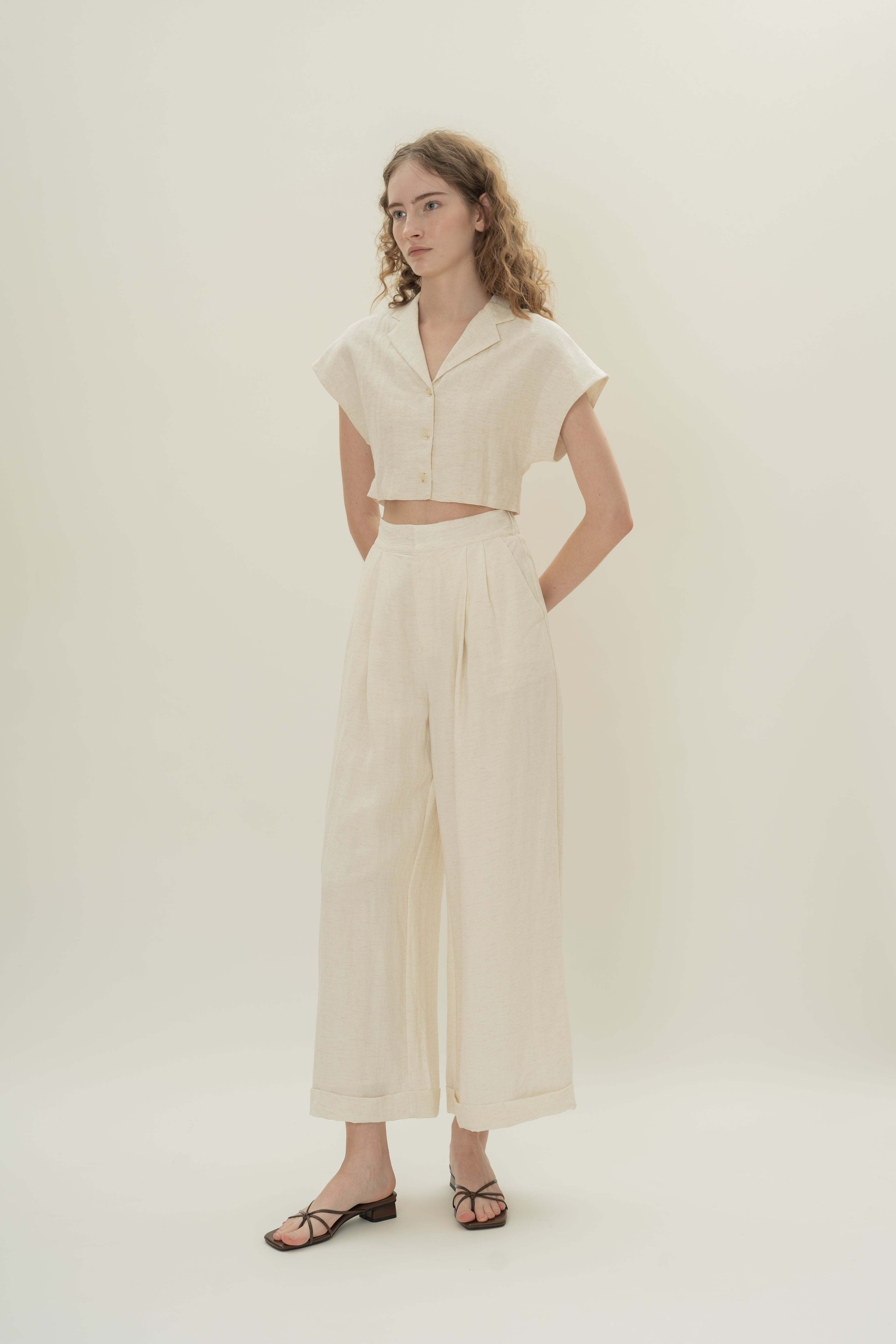Wide-Leg Pleated Pants in White