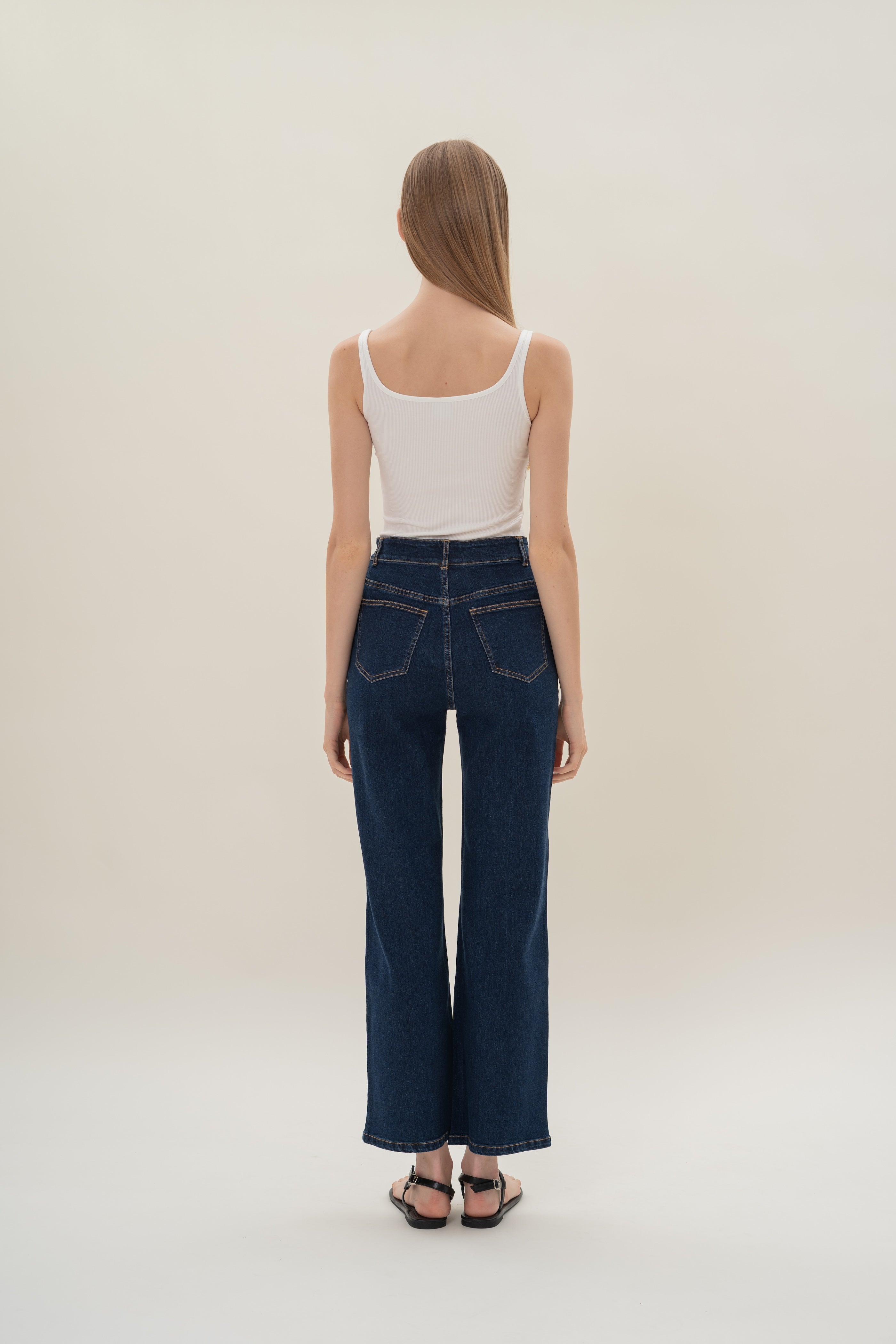 Studios Classic Straight Cut Stretch Jeans in Dark Wash