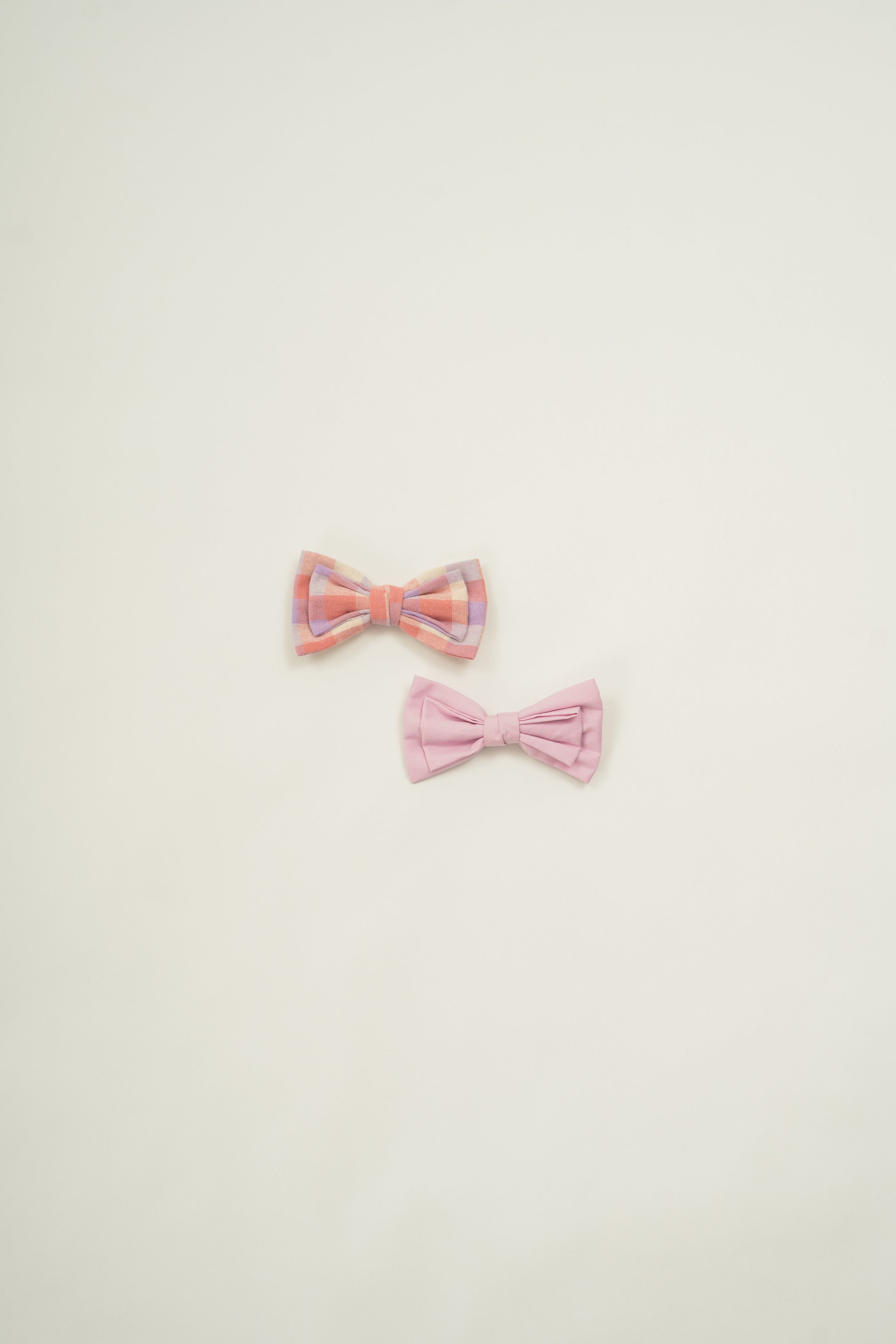 Bow Clip in Joie Gingham and Hibiscus