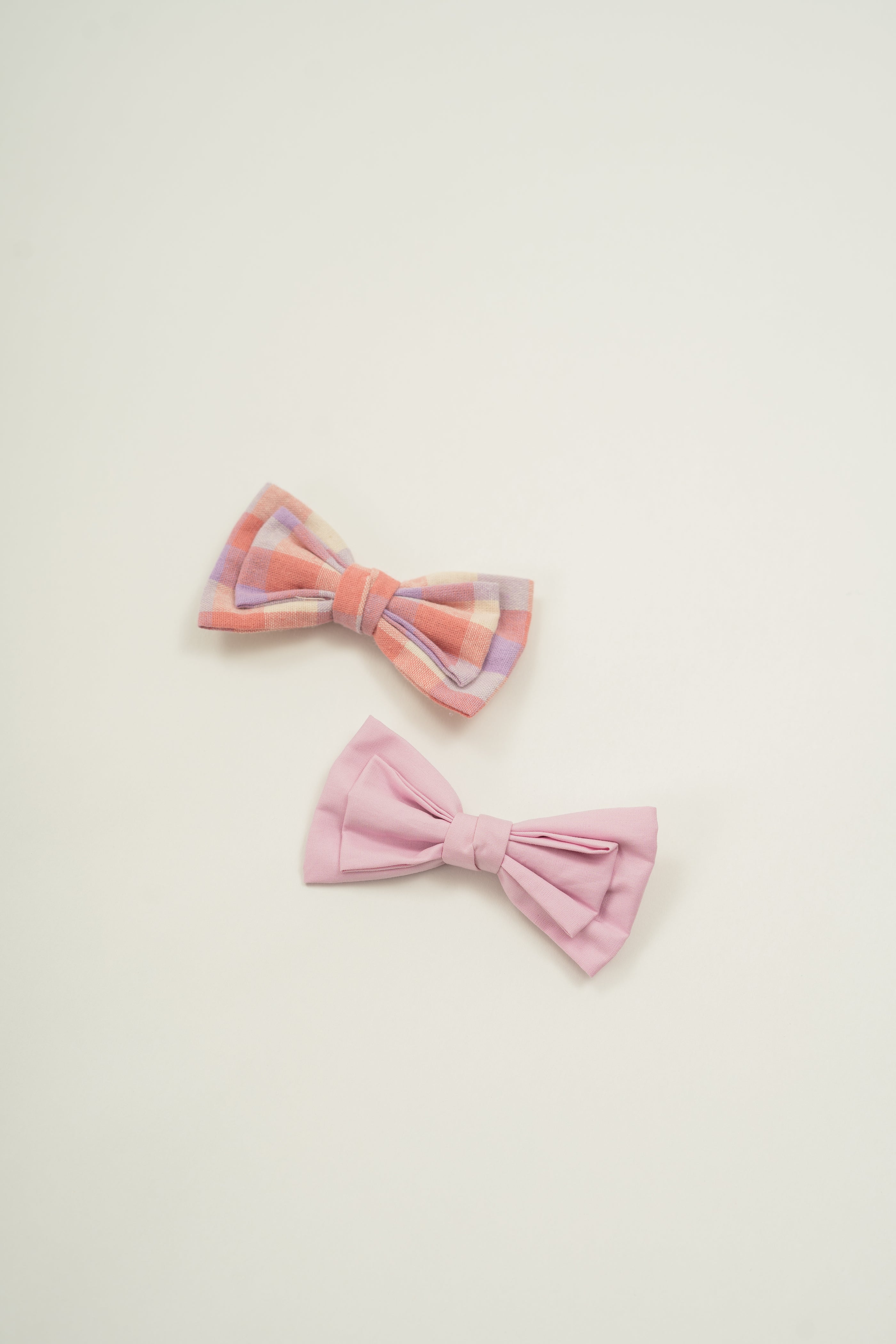 Bow Clip in Joie Gingham and Hibiscus