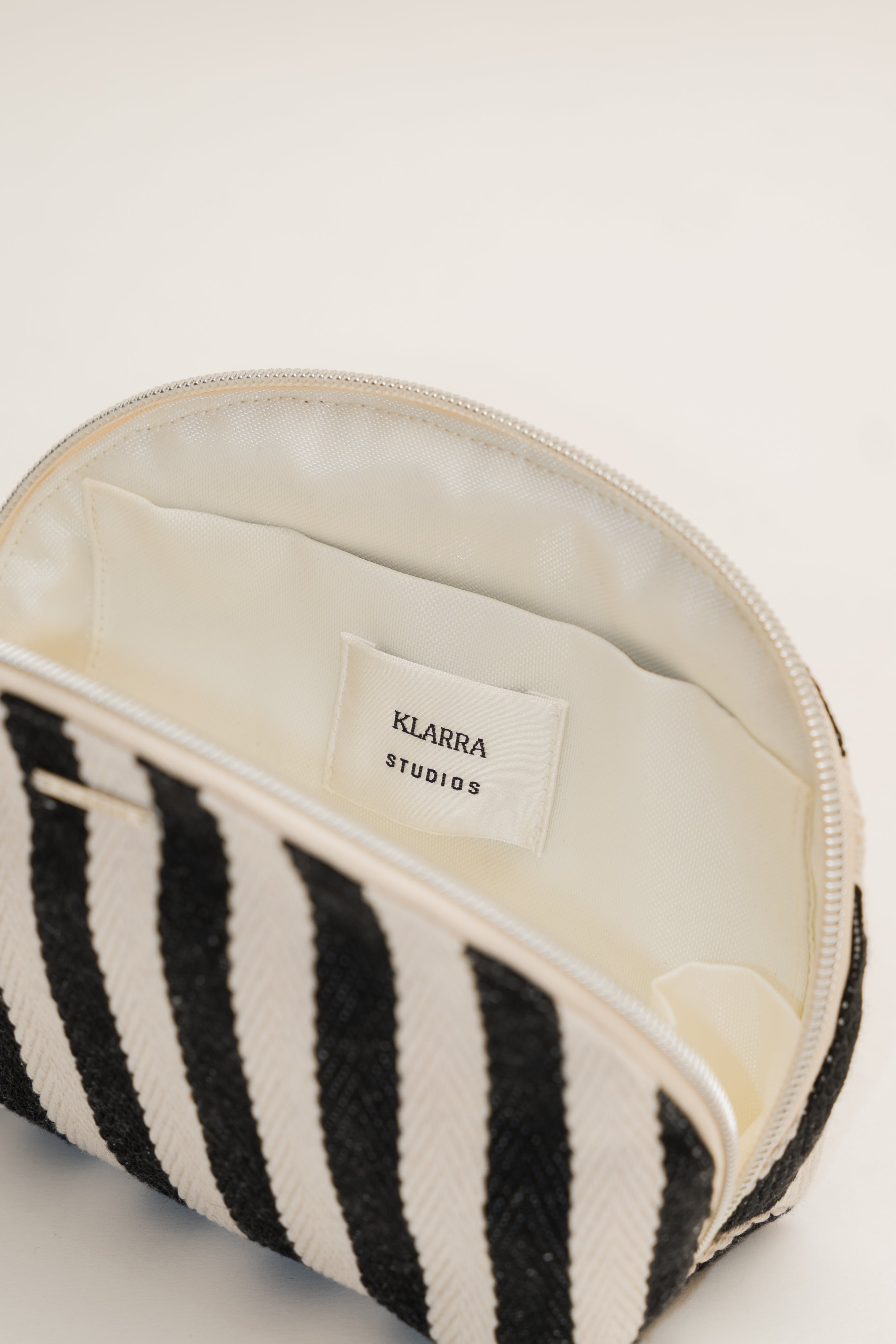 Round Pouch in Stripe