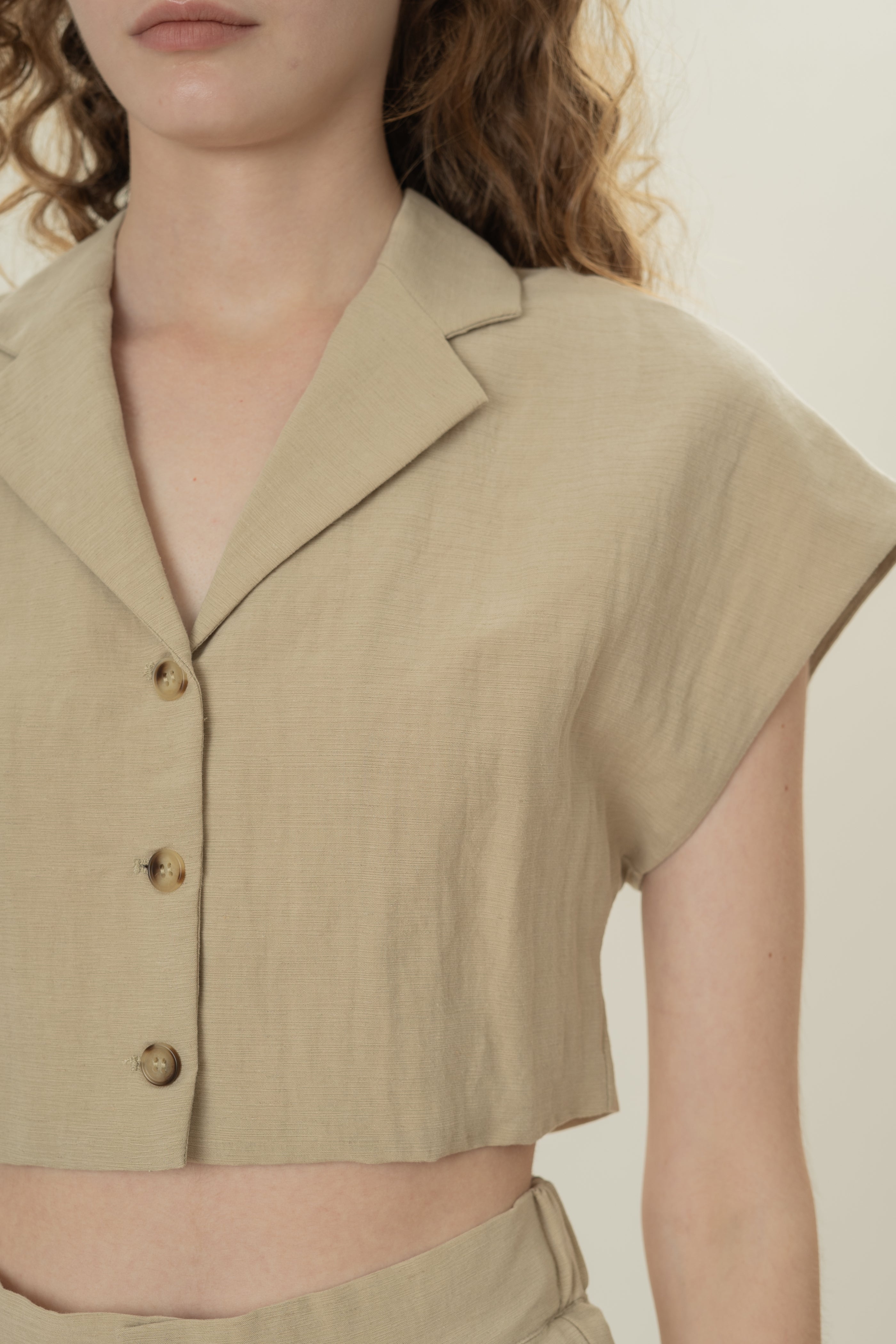 Cropped Shirt With Lapel Collar in Khaki