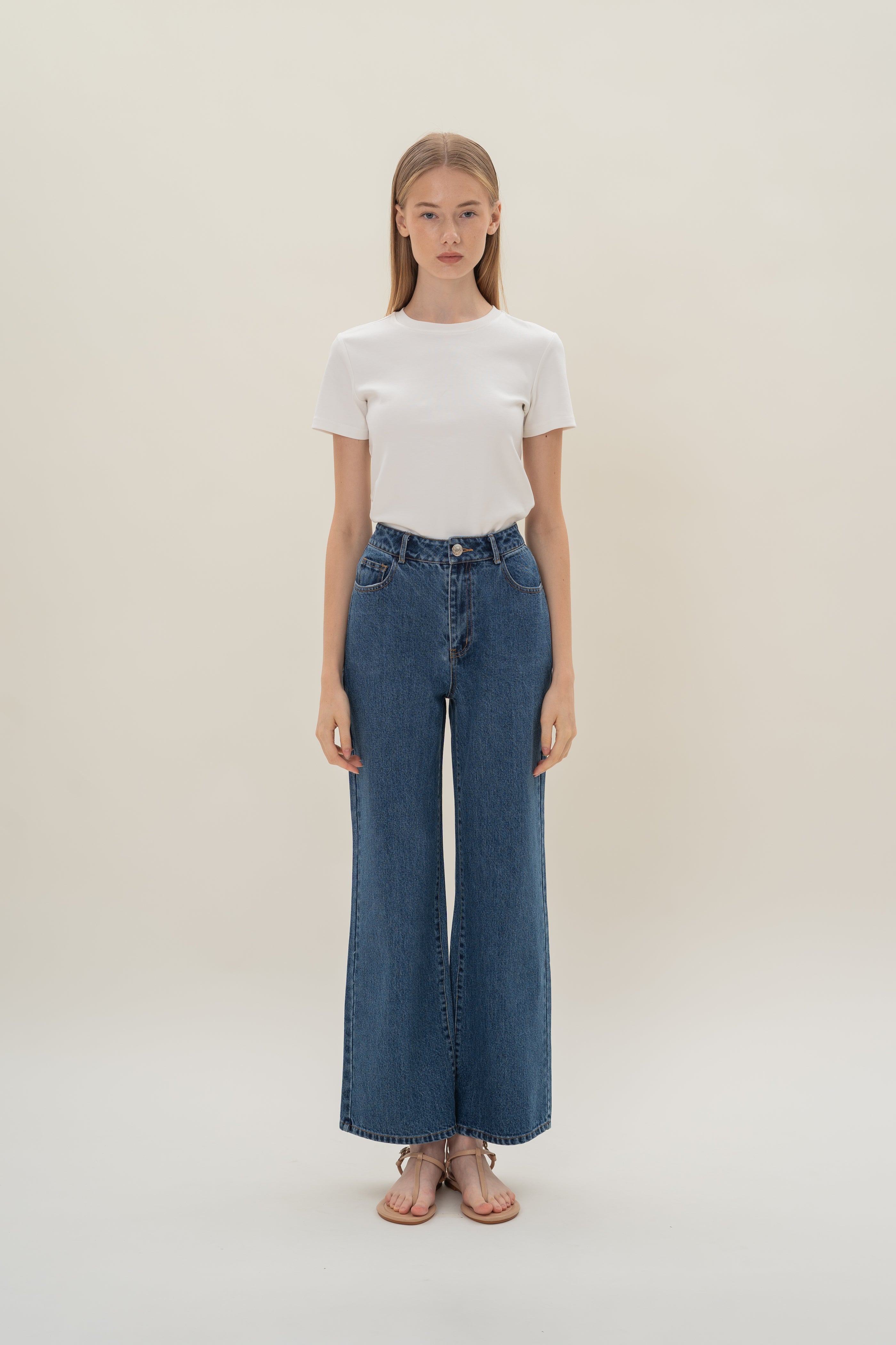 Studios High Waisted Fit Jeans in Dark Wash