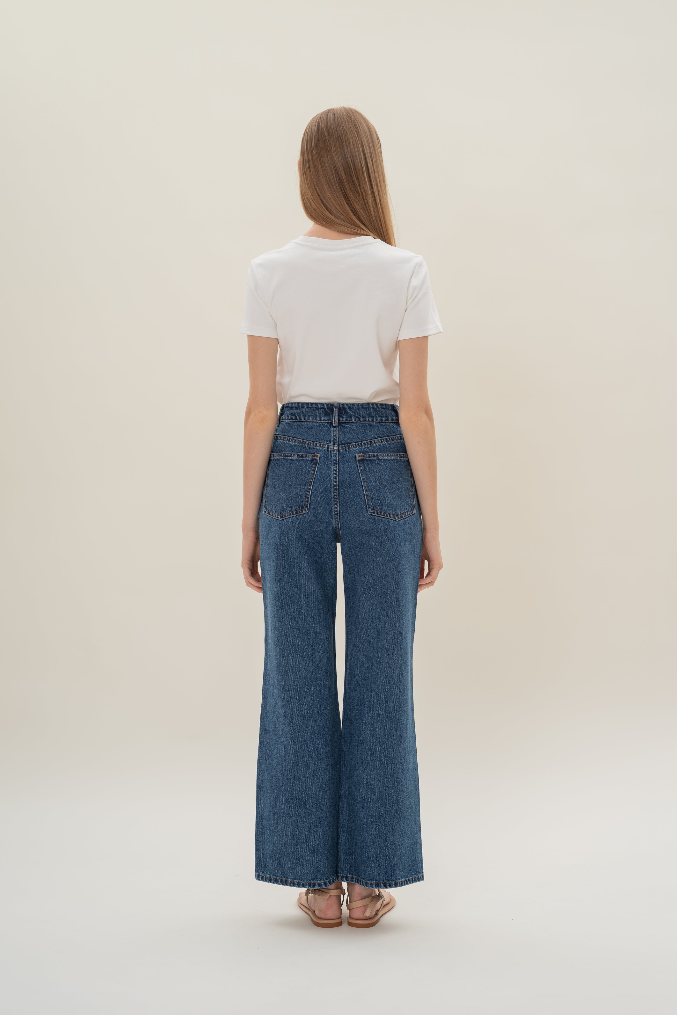 Studios High Waisted Fit Jeans in Dark Wash