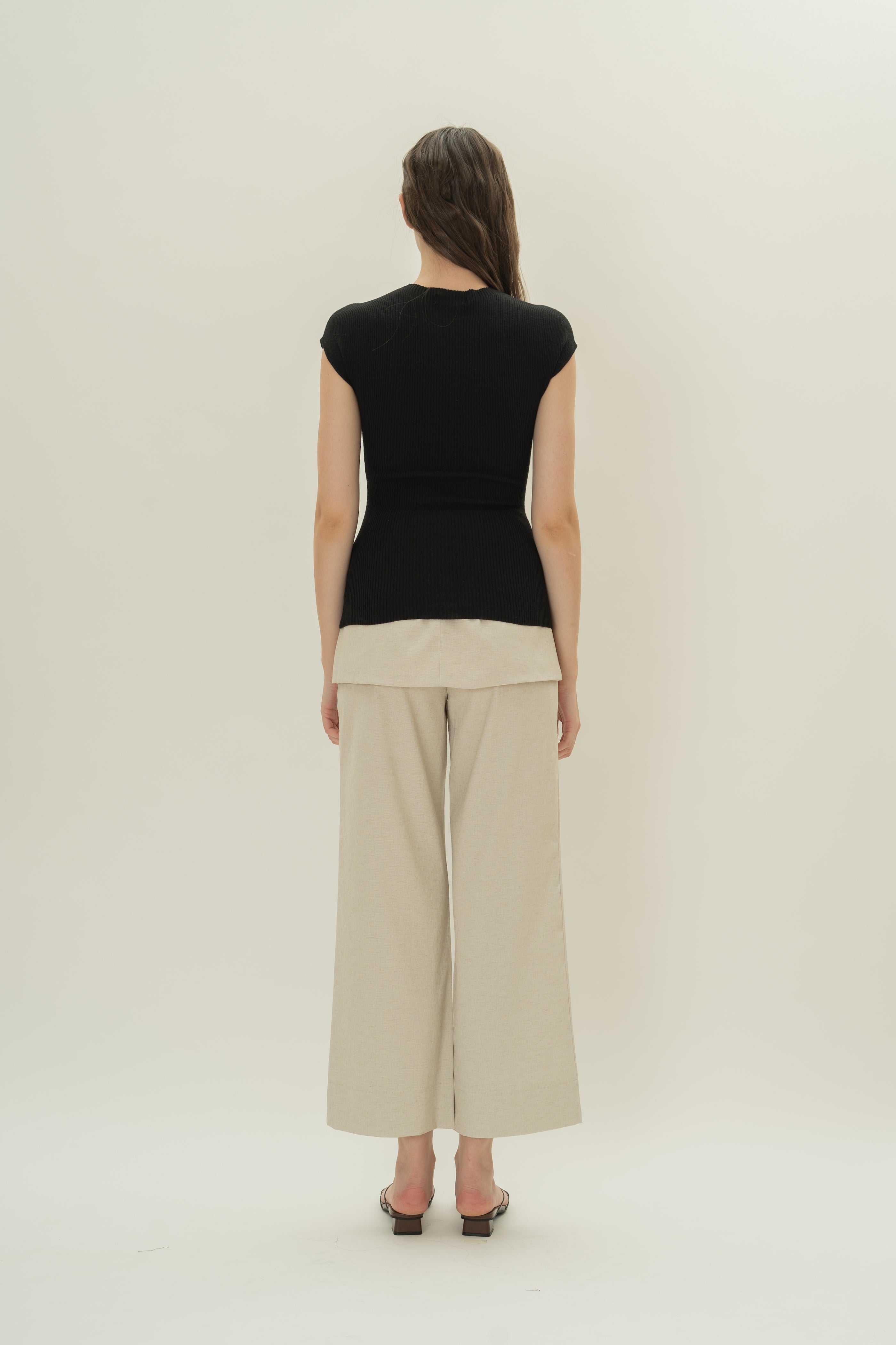 Knitted Cap Sleeve Fitted Top in Black